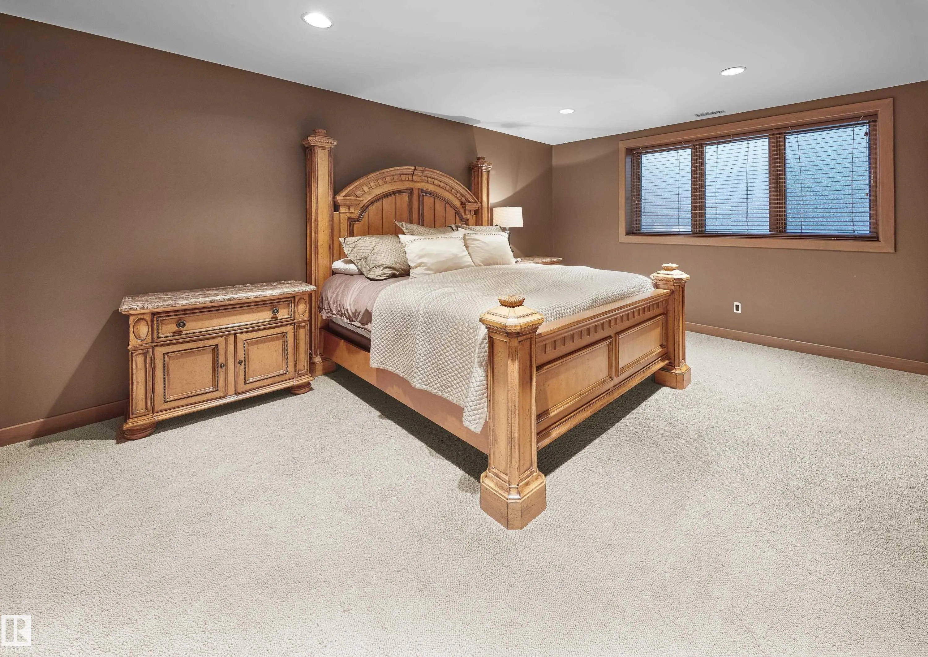 56 WINDERMERE Drive