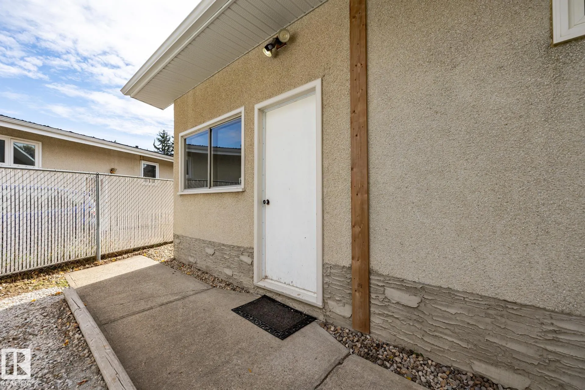 50 SPRINGFIELD Crescent