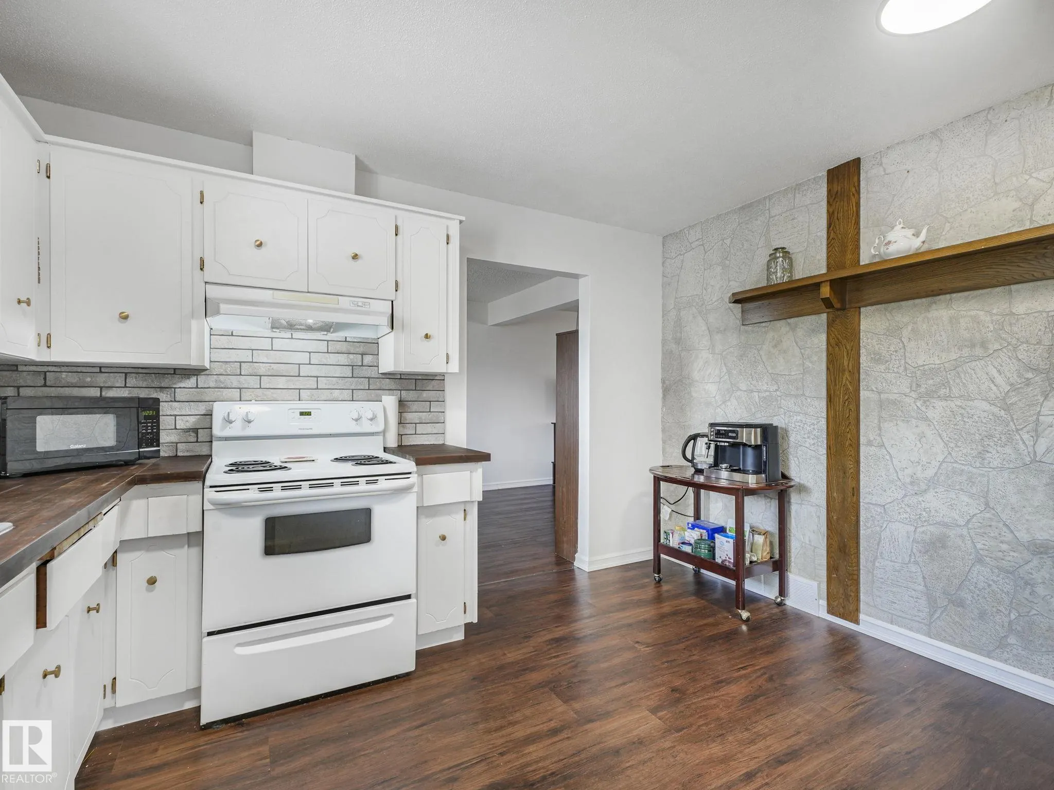 5546 CENTENNIAL Drive