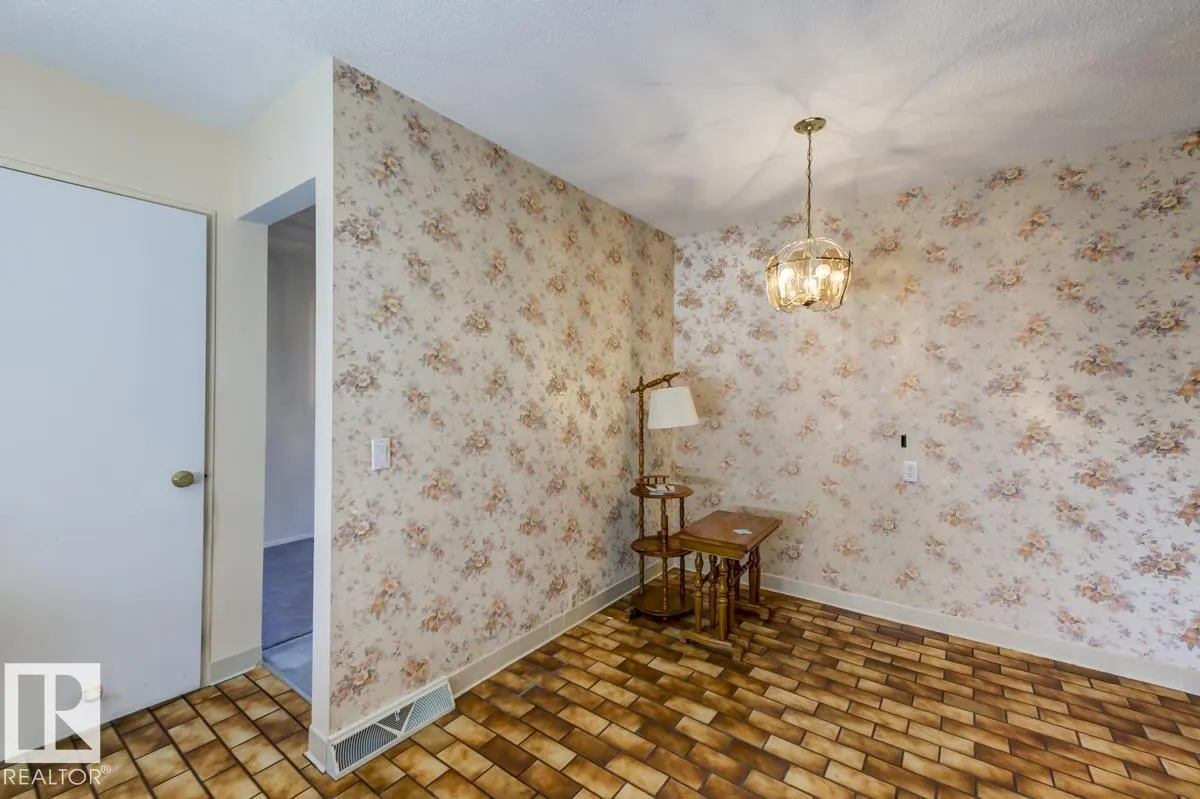 55 GLAMORGAN Drive