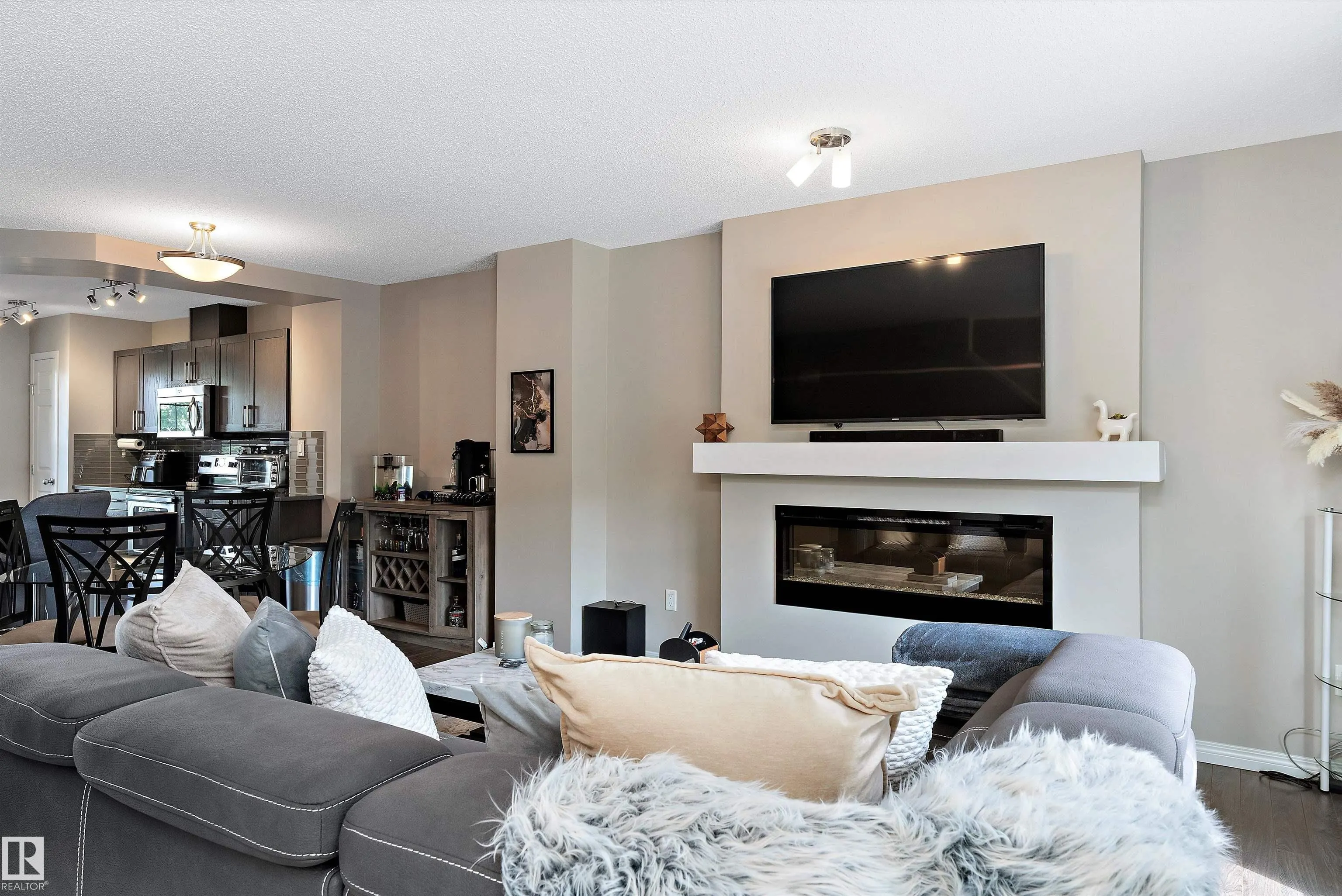 4019 ORCHARDS Drive