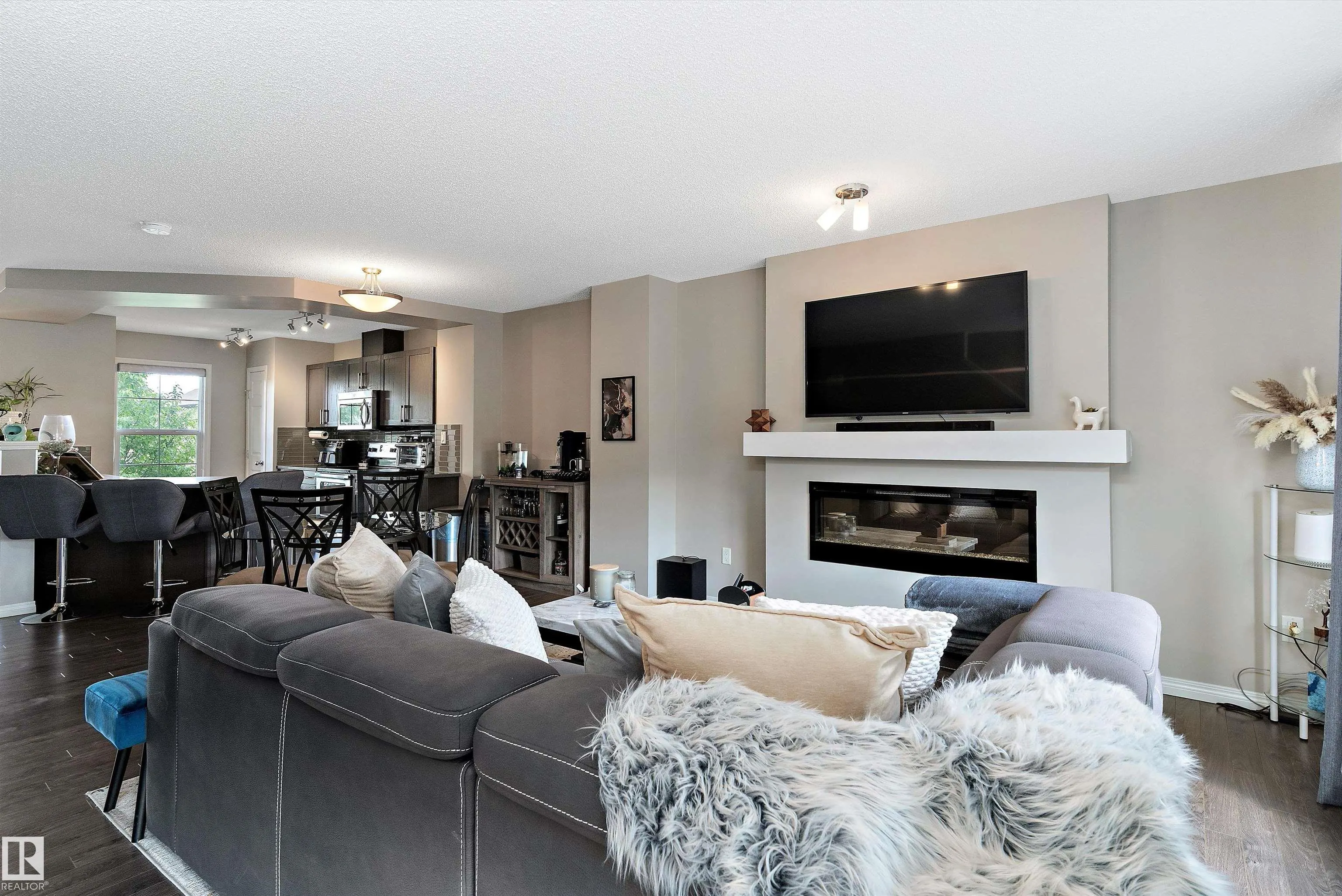 4019 ORCHARDS Drive