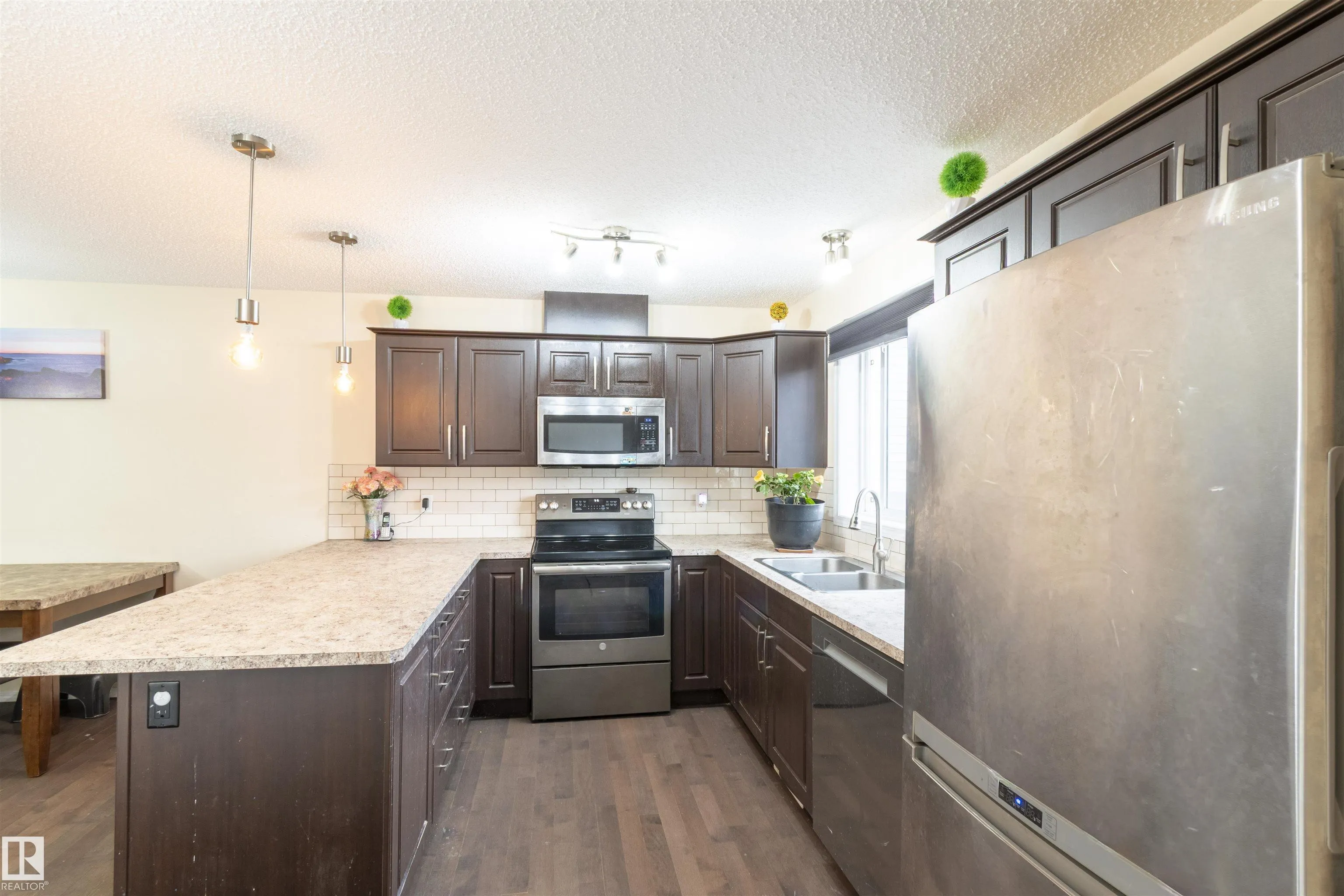 3019 ARTHURS Crescent