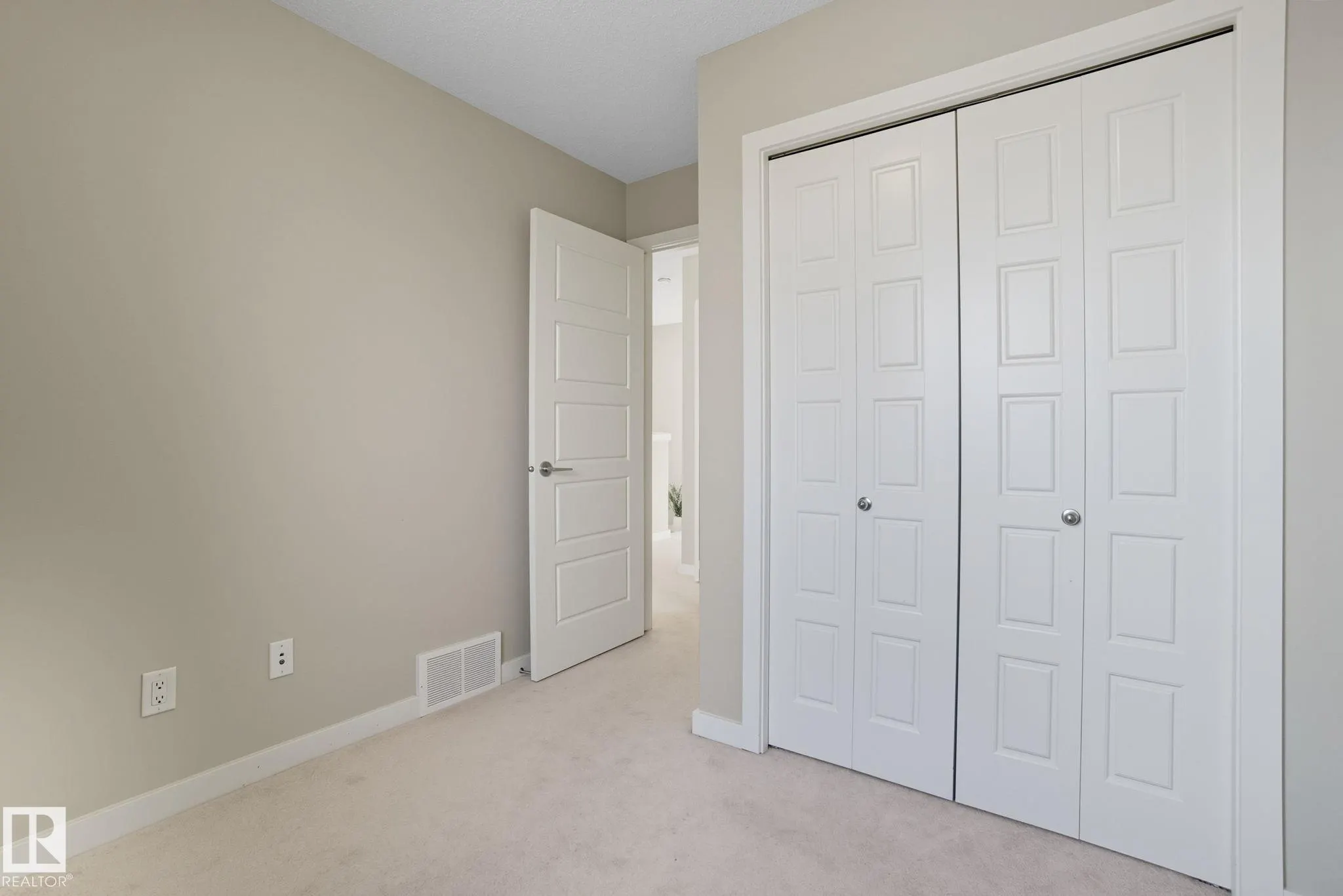 1604 33A Street
