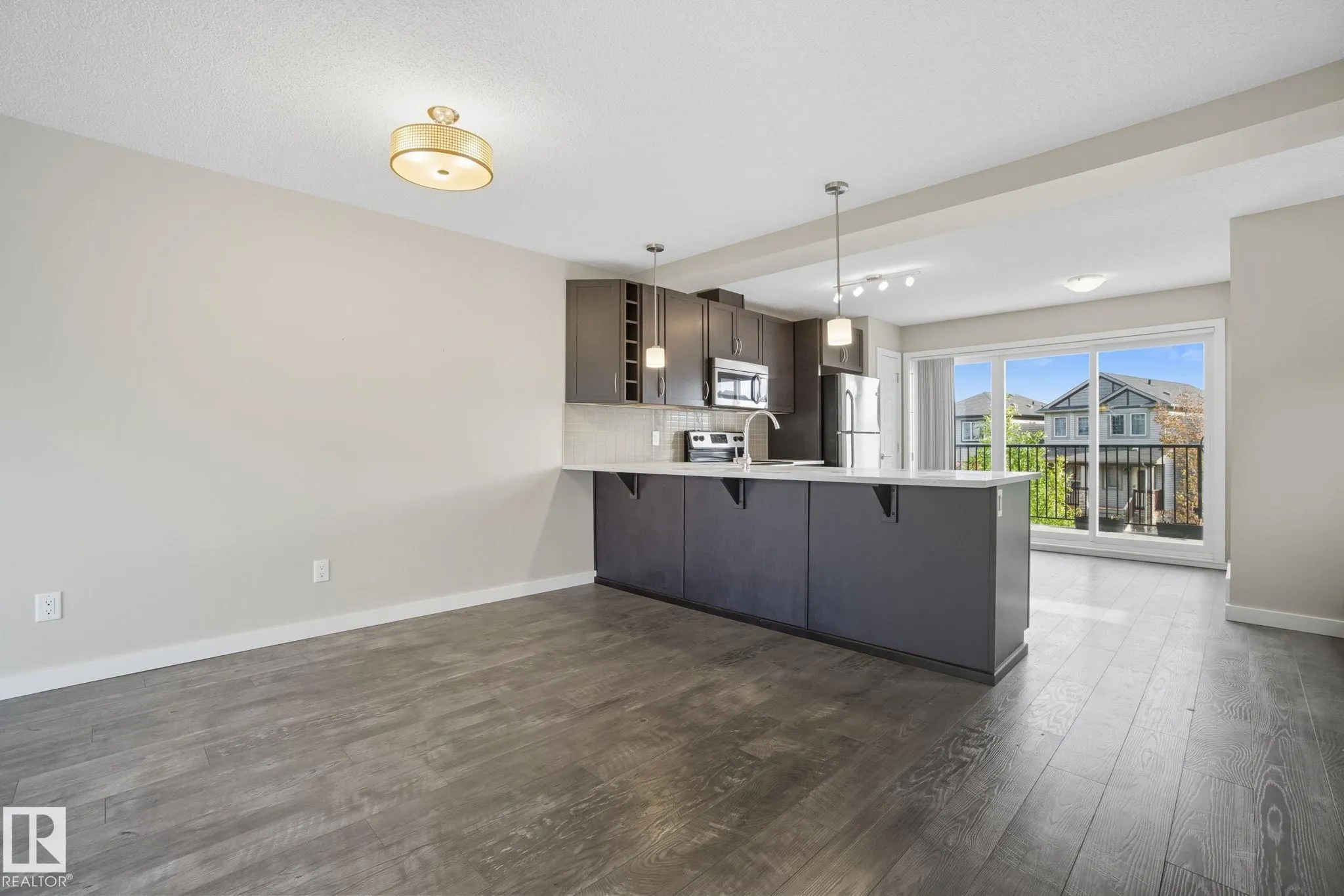 1604 33A Street