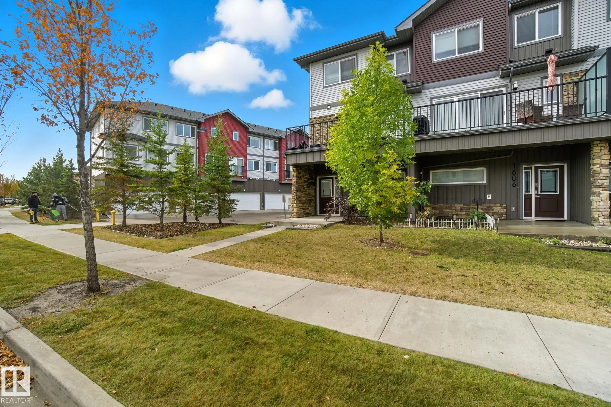 1604 33A Street
