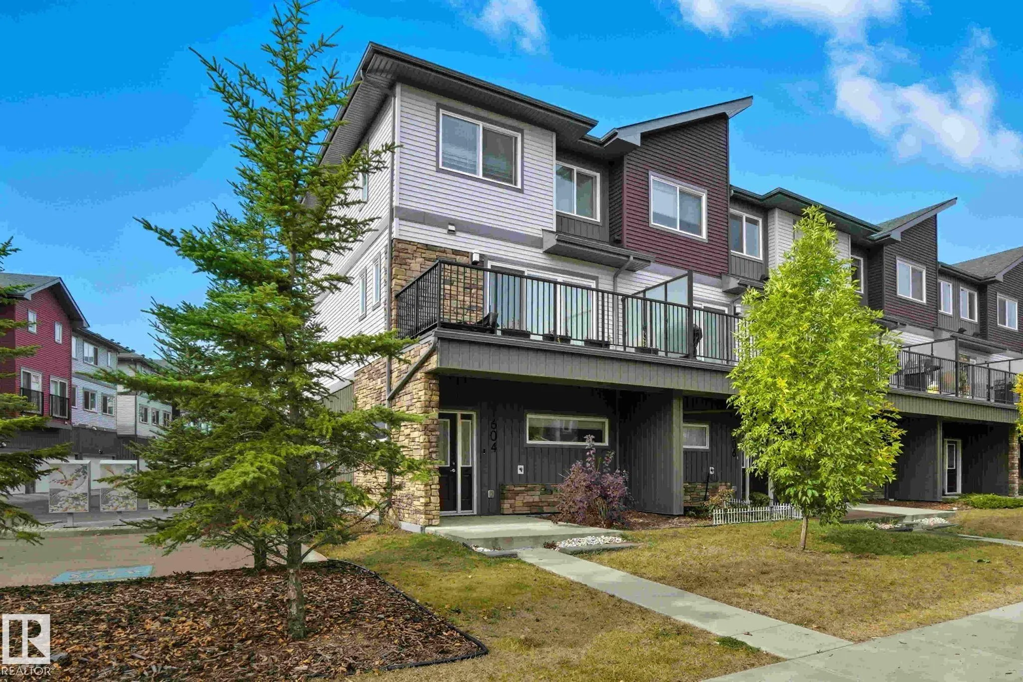 1604 33A Street
