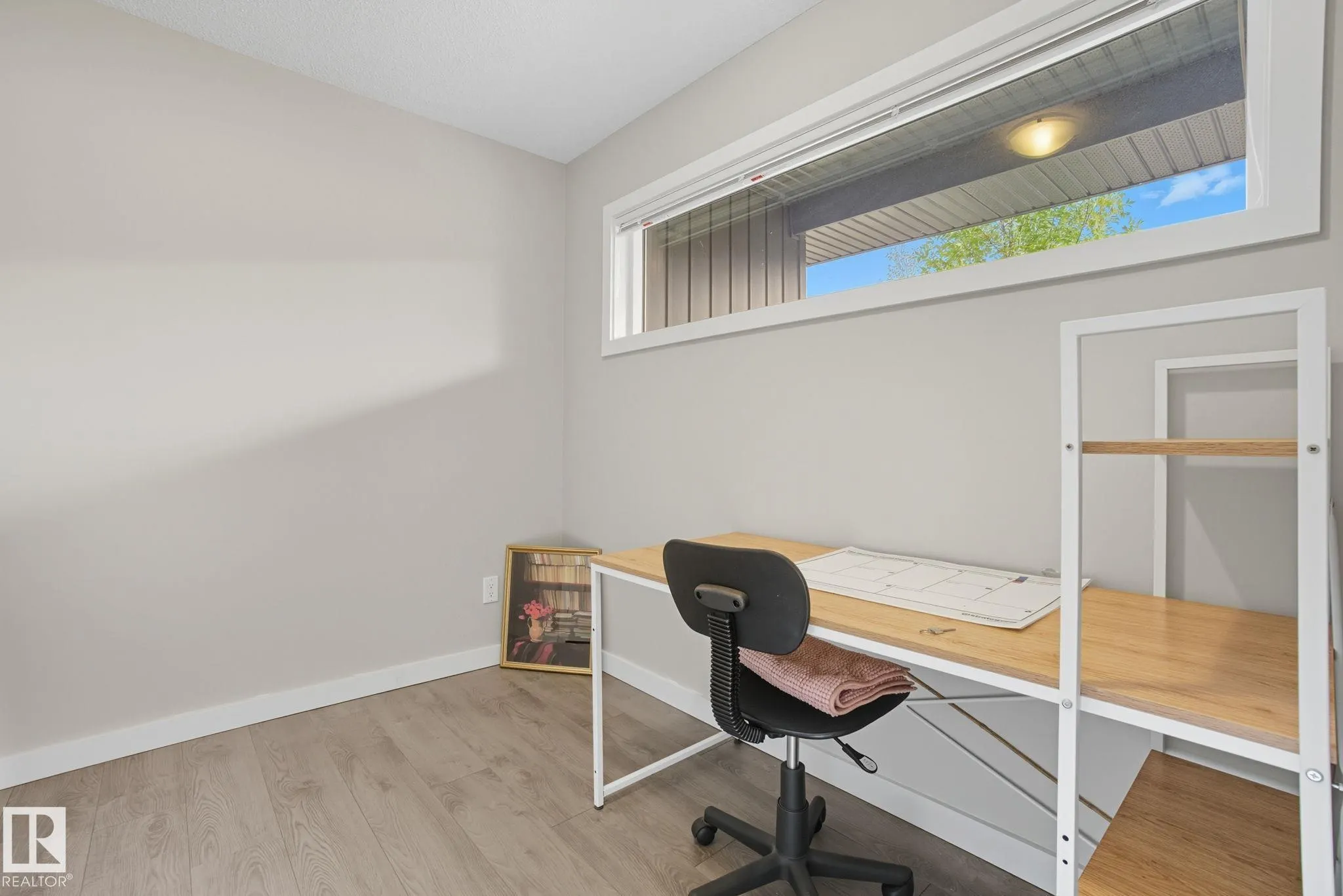 1604 33A Street