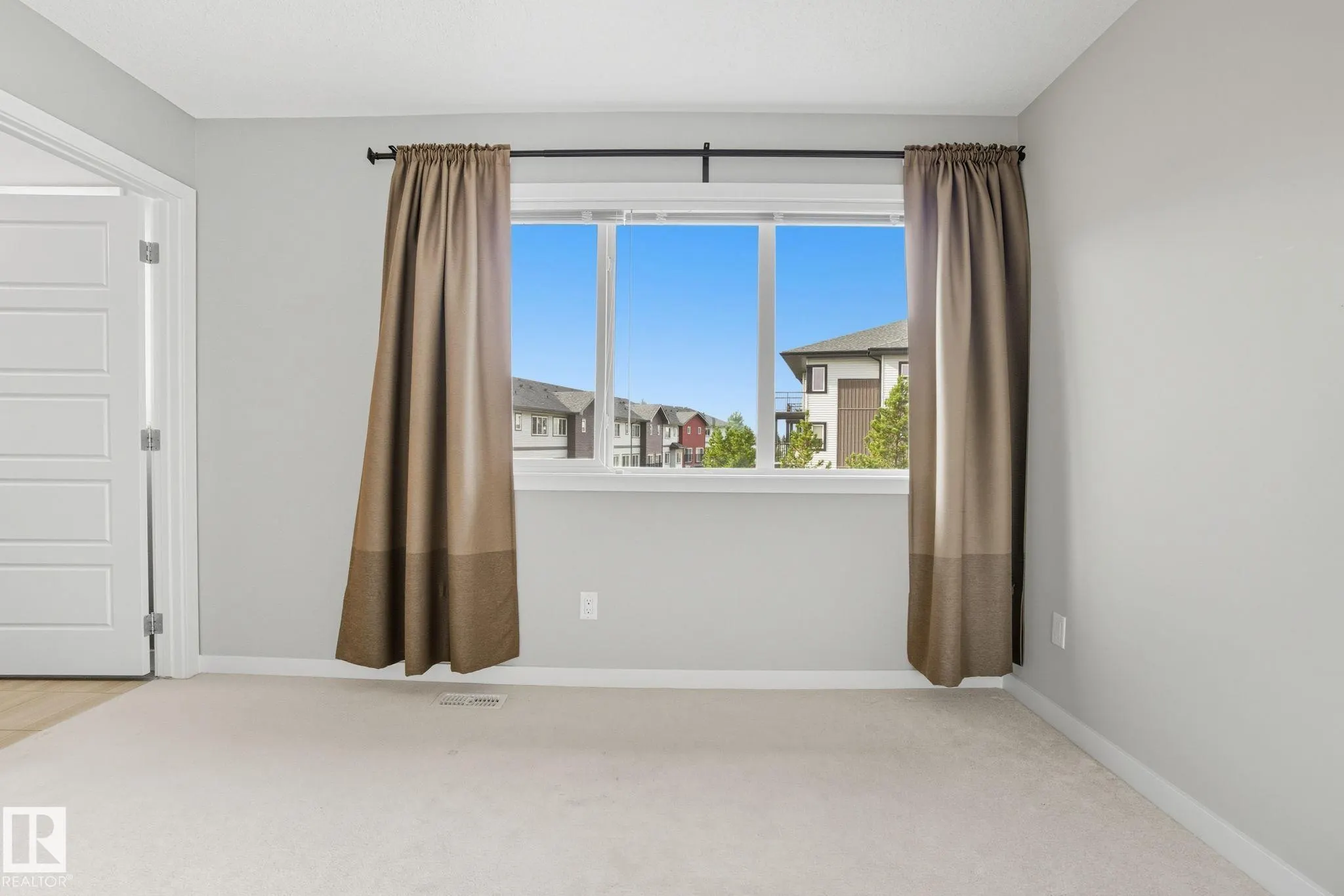 1604 33A Street