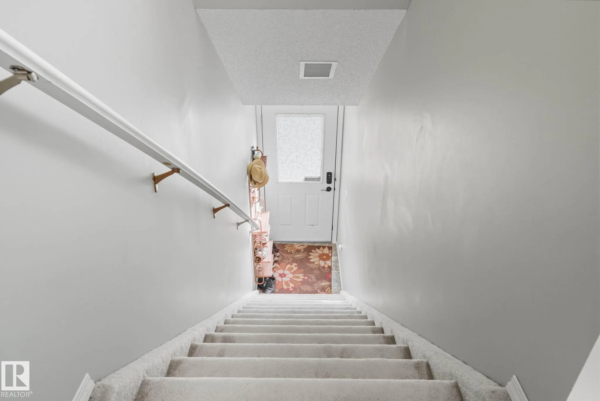 1604 33A Street