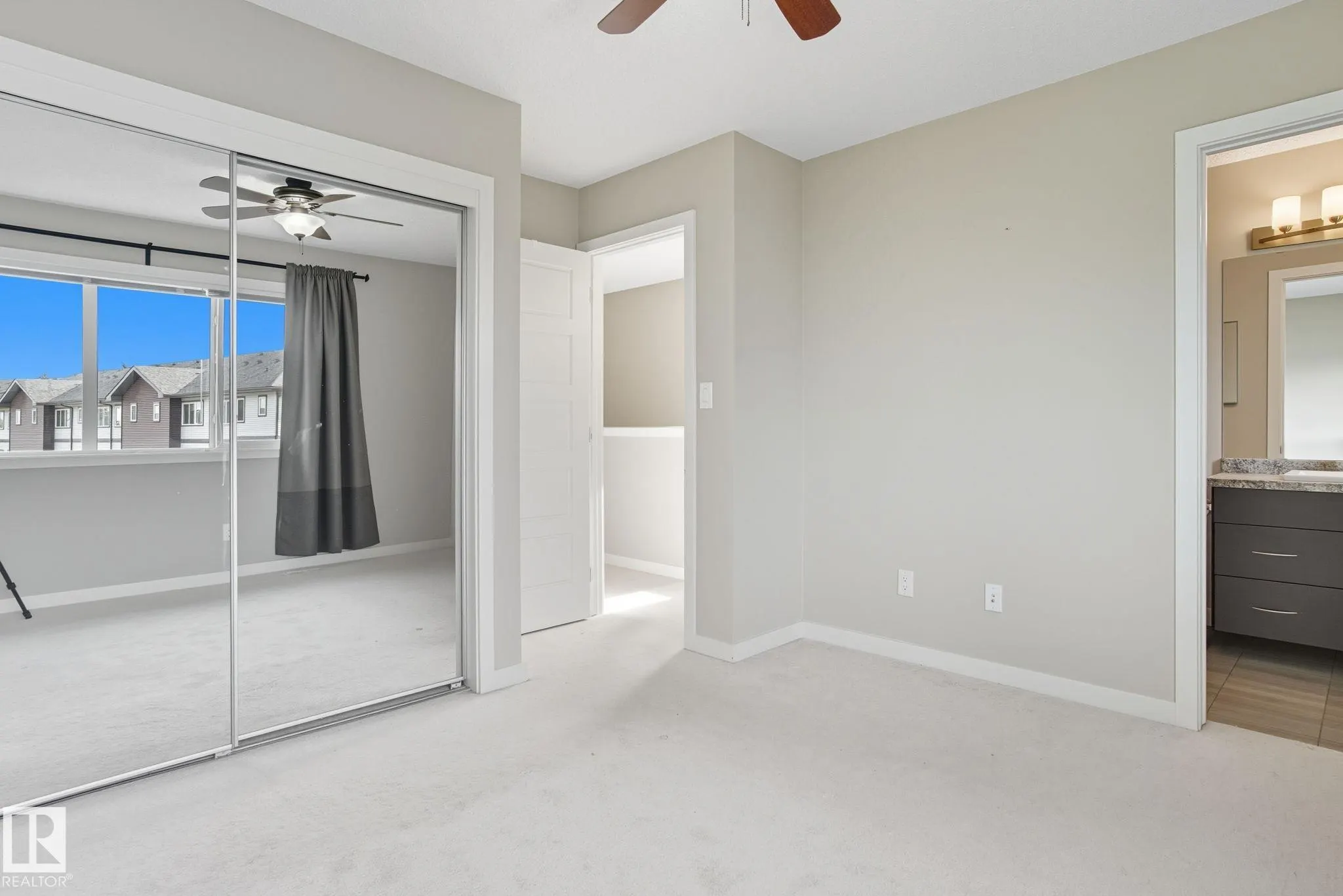 1604 33A Street