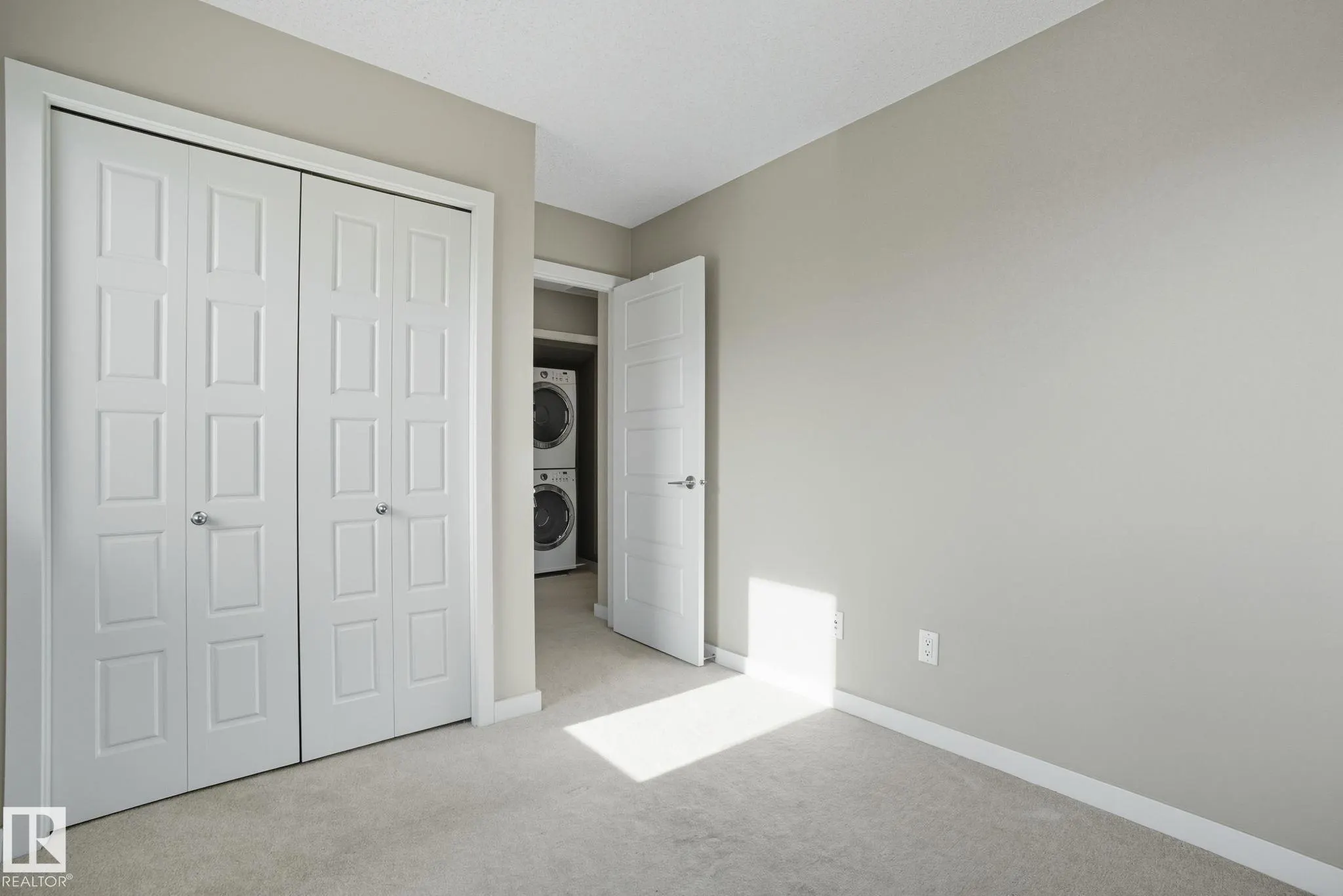 1604 33A Street