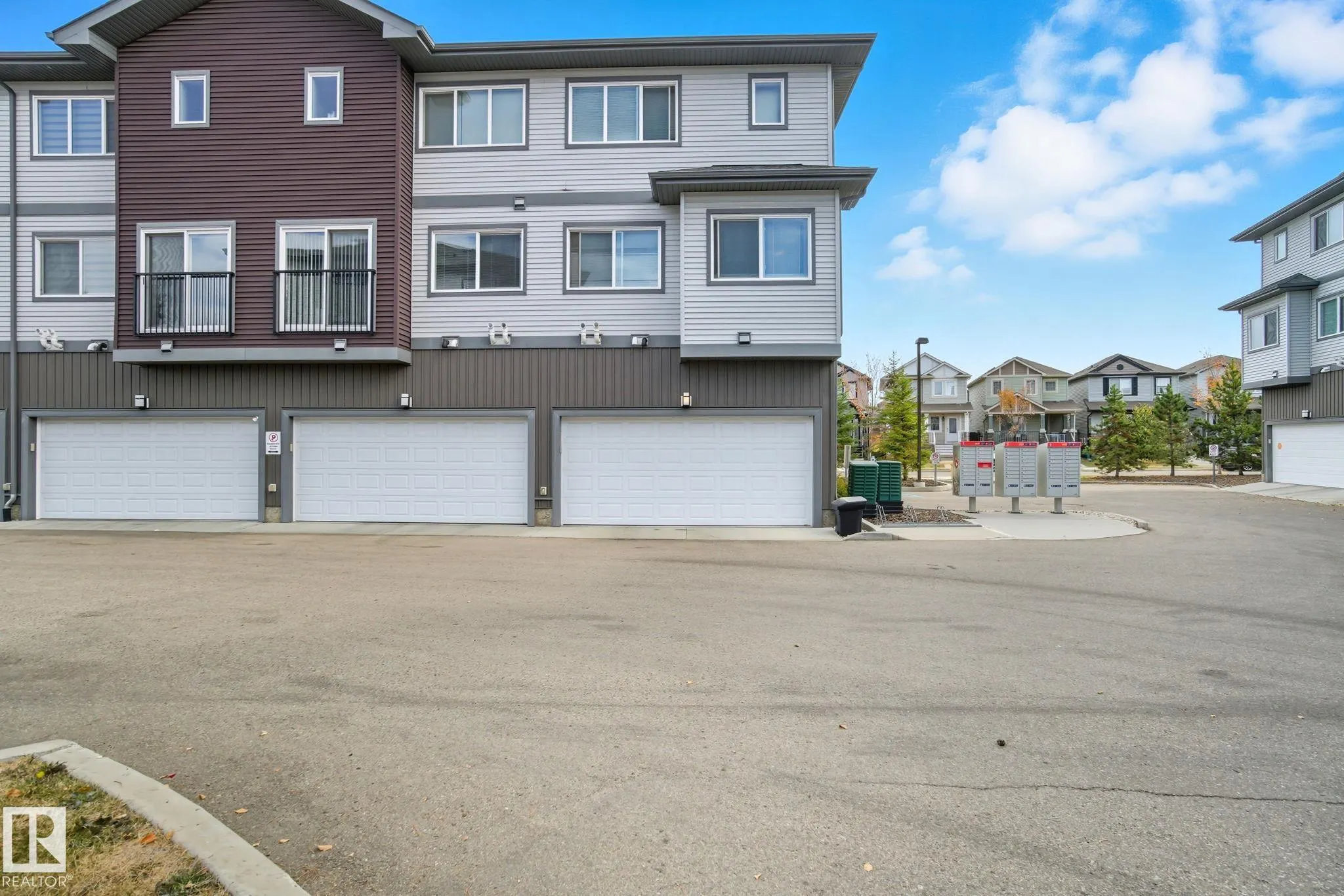 1604 33A Street
