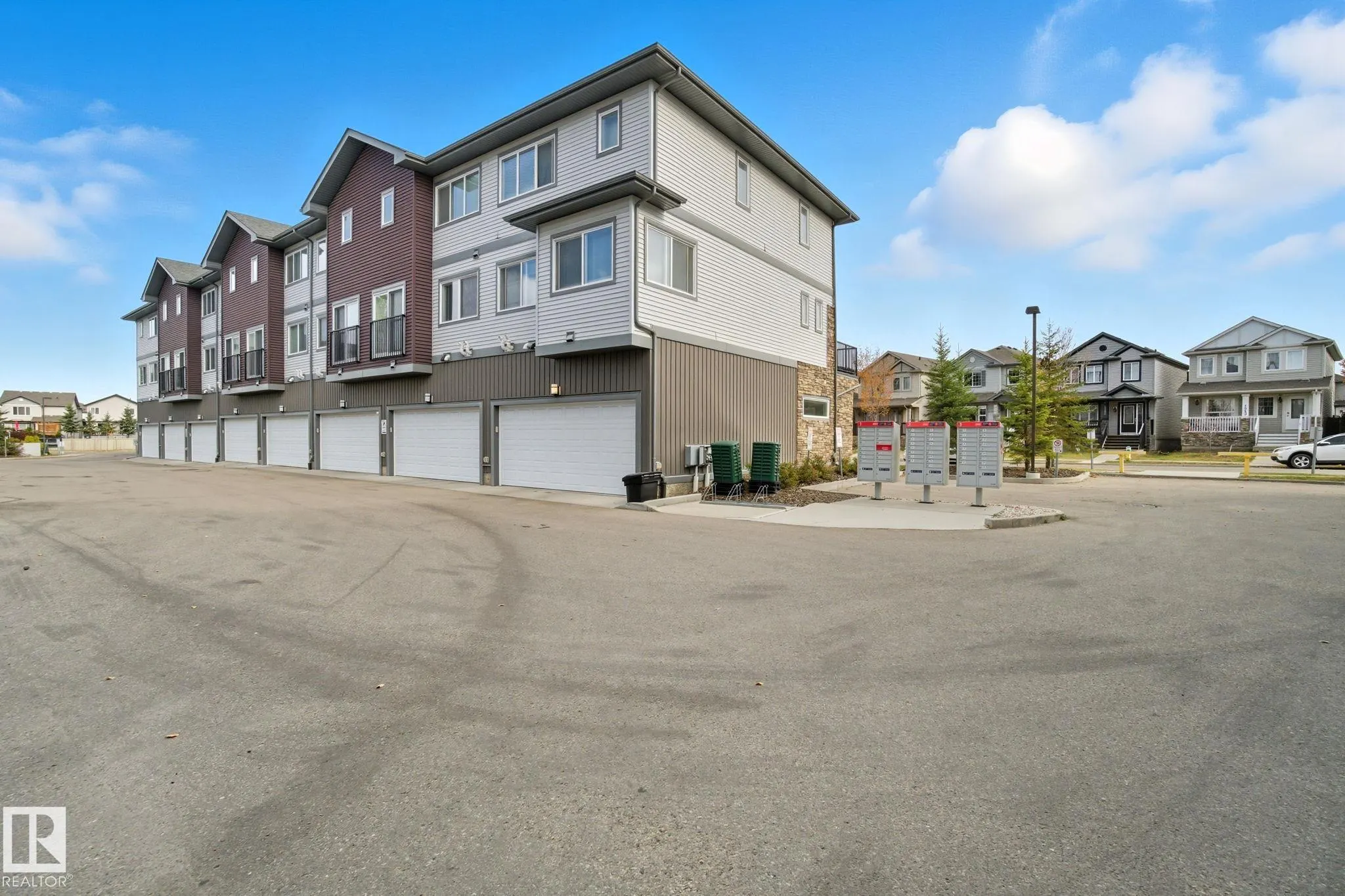 1604 33A Street