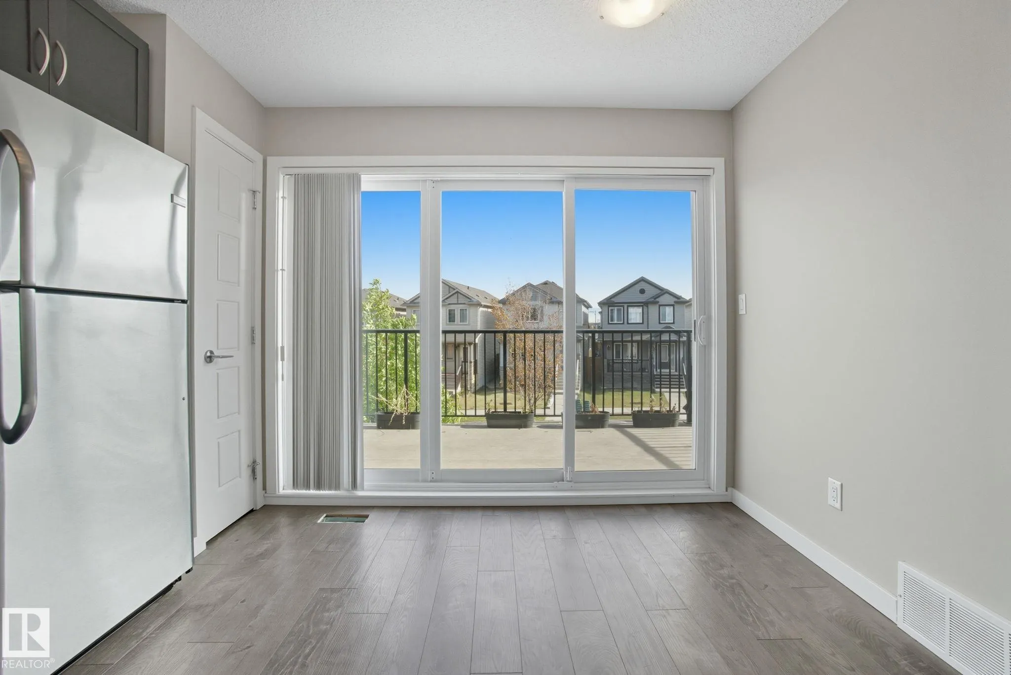 1604 33A Street