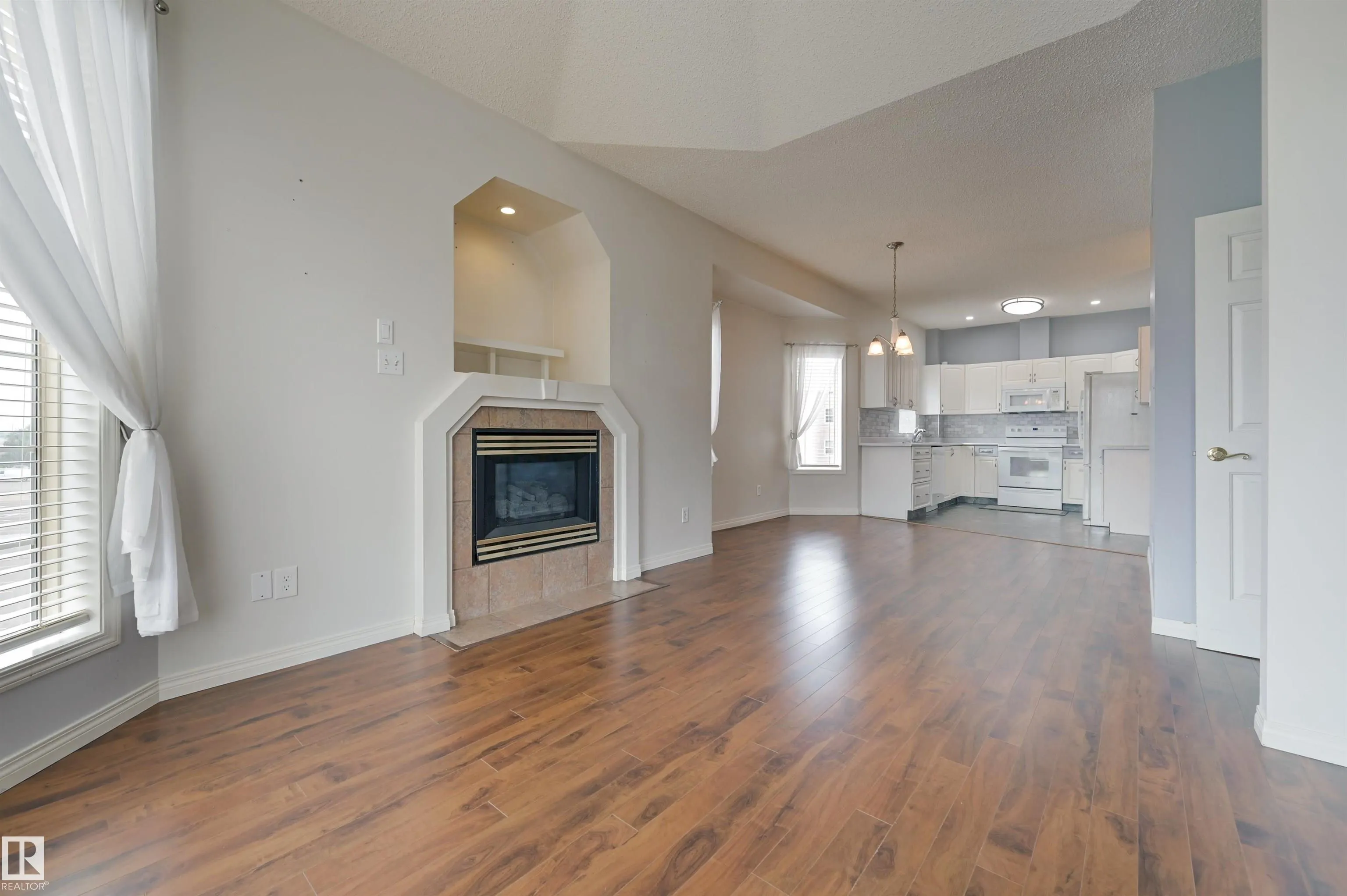 11308 130 Avenue