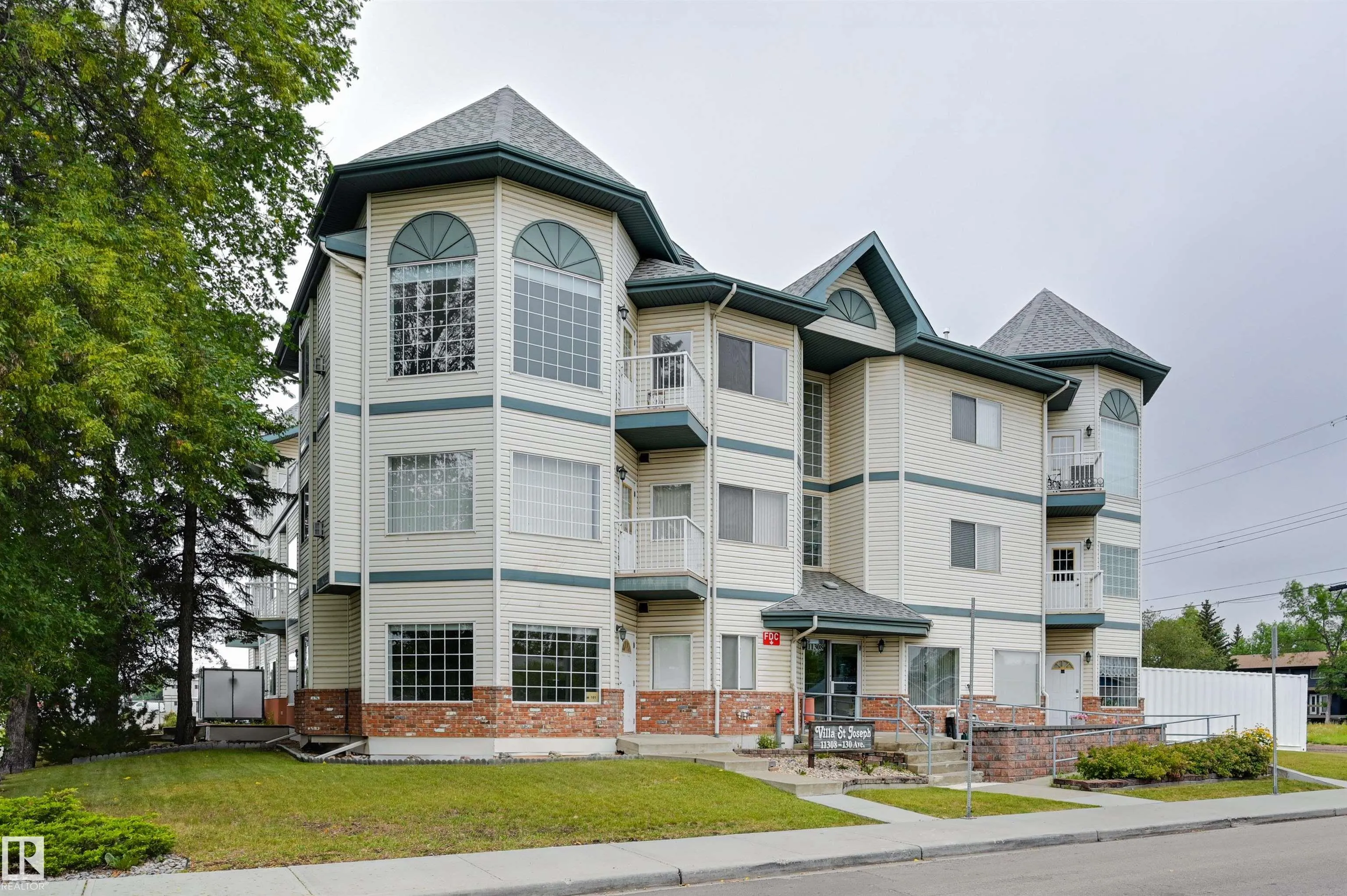 11308 130 Avenue