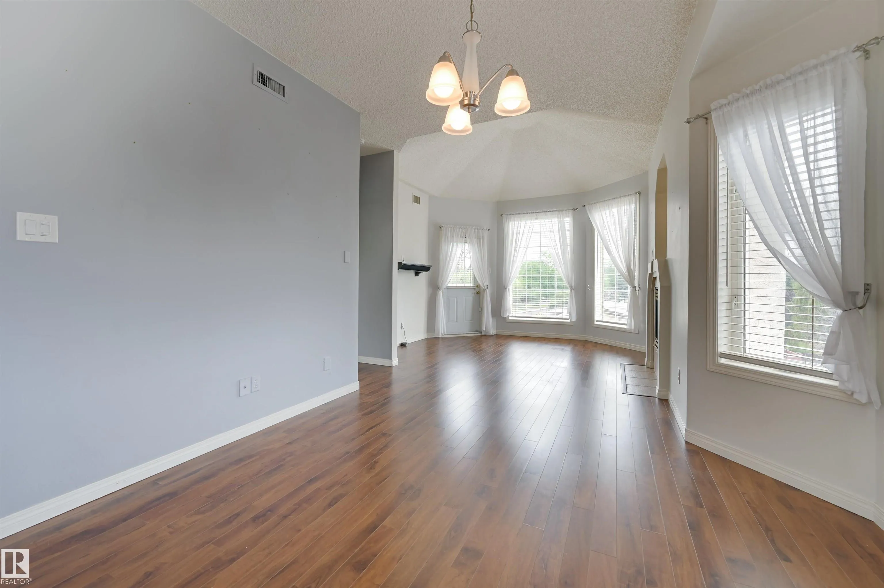 11308 130 Avenue