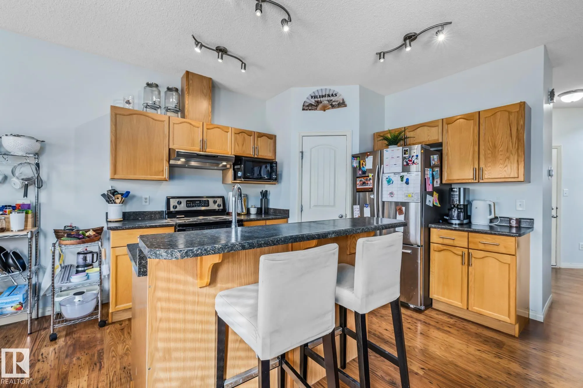 355 SUMMERTON Crescent