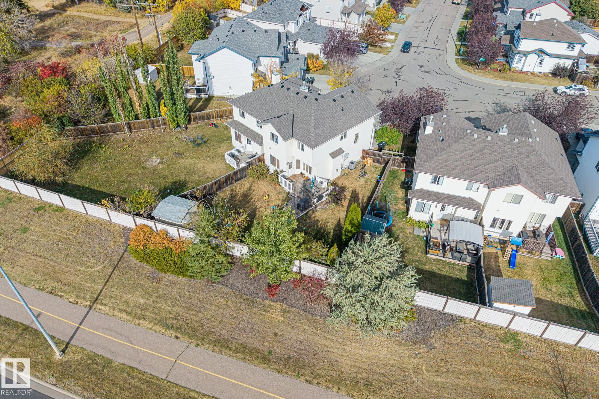 355 SUMMERTON Crescent