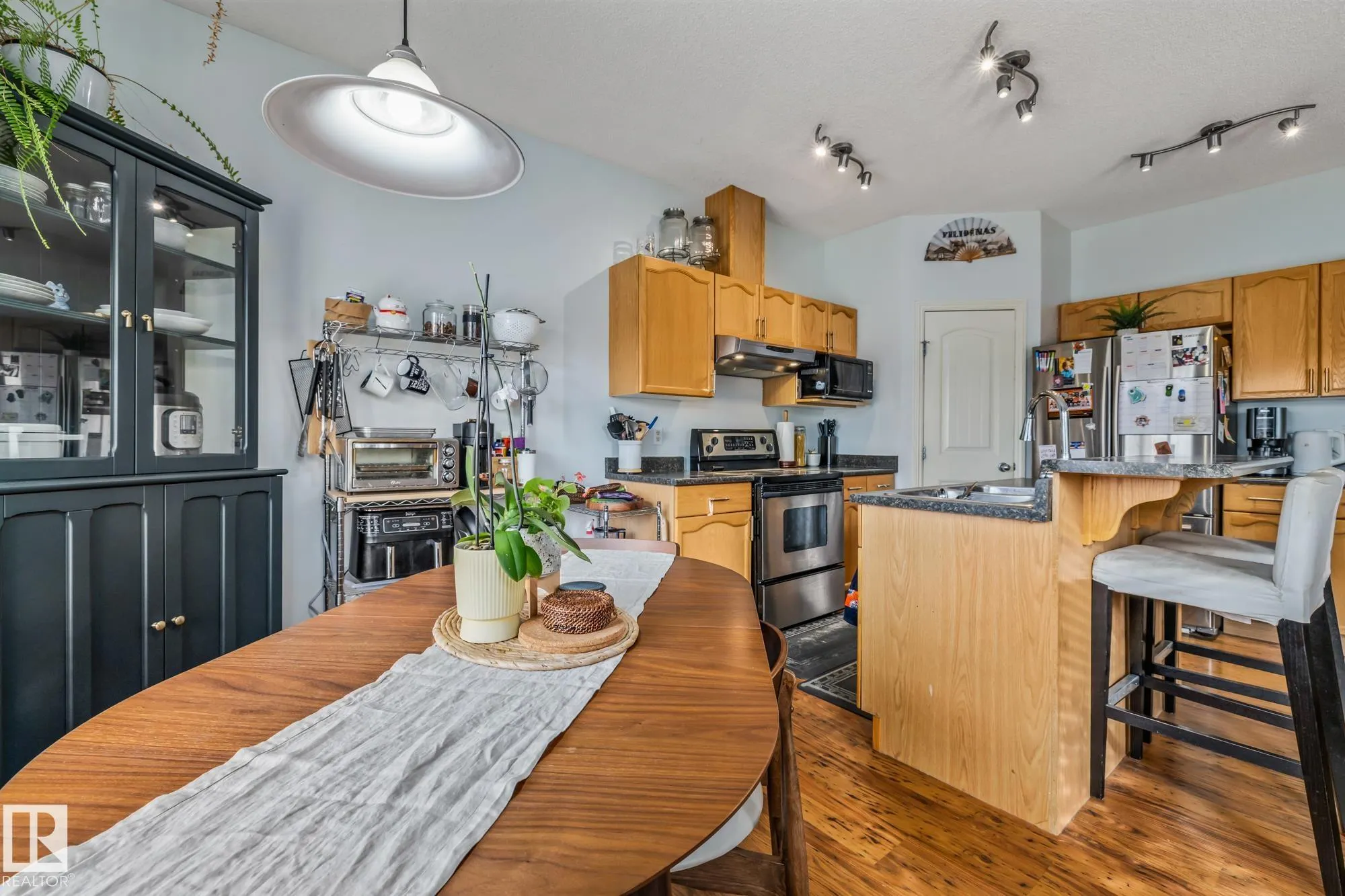 355 SUMMERTON Crescent