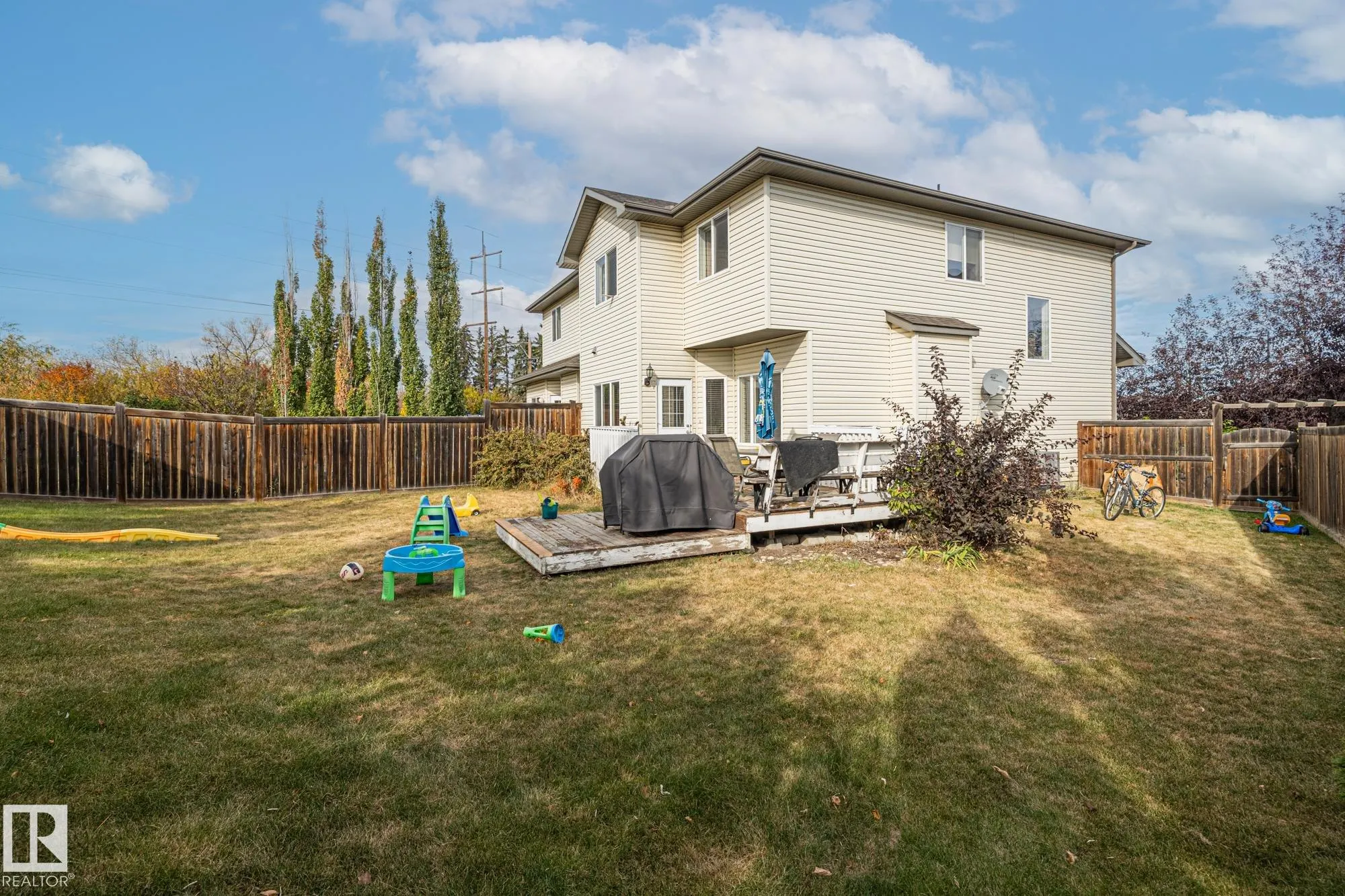 355 SUMMERTON Crescent