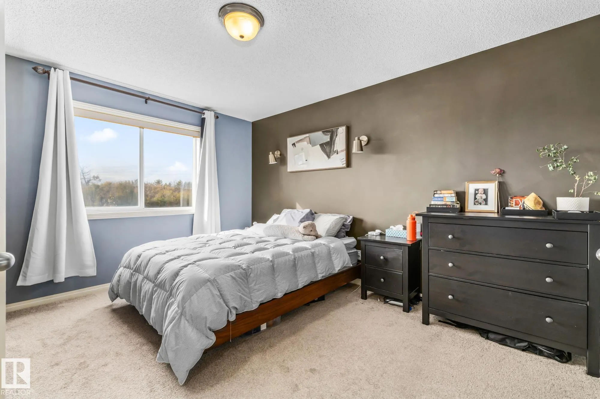 355 SUMMERTON Crescent