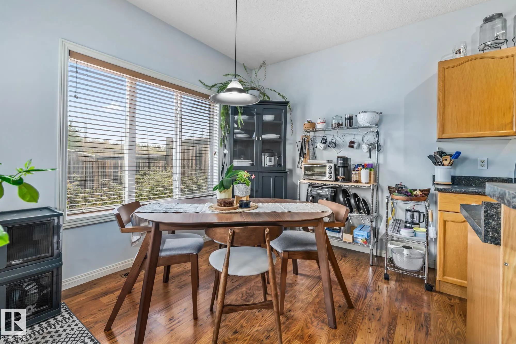 355 SUMMERTON Crescent