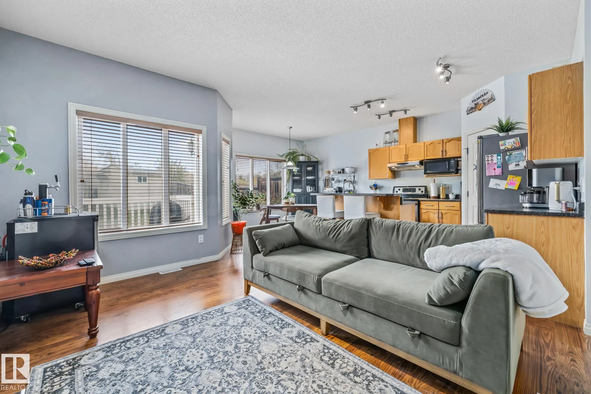 355 SUMMERTON Crescent