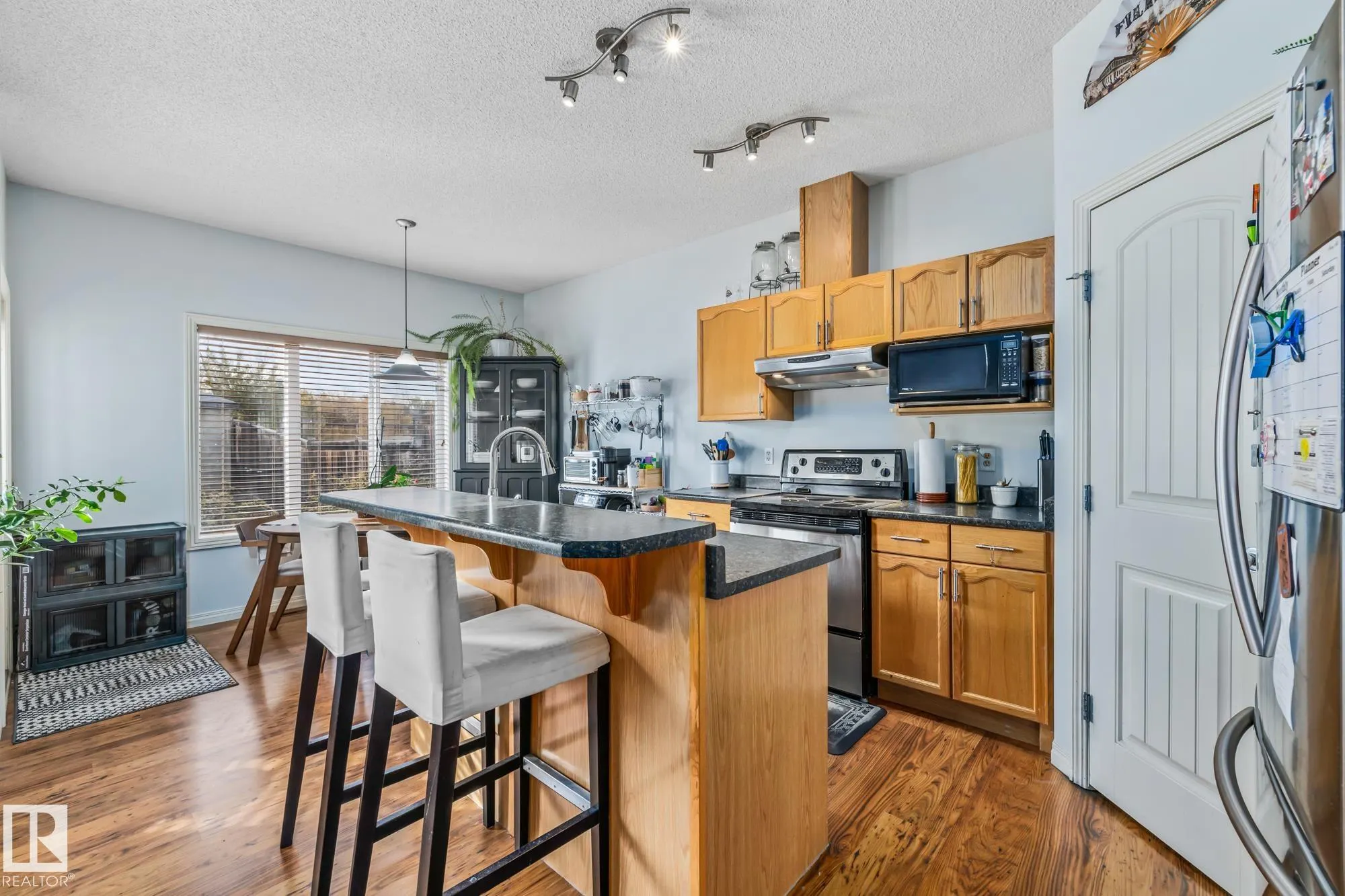 355 SUMMERTON Crescent