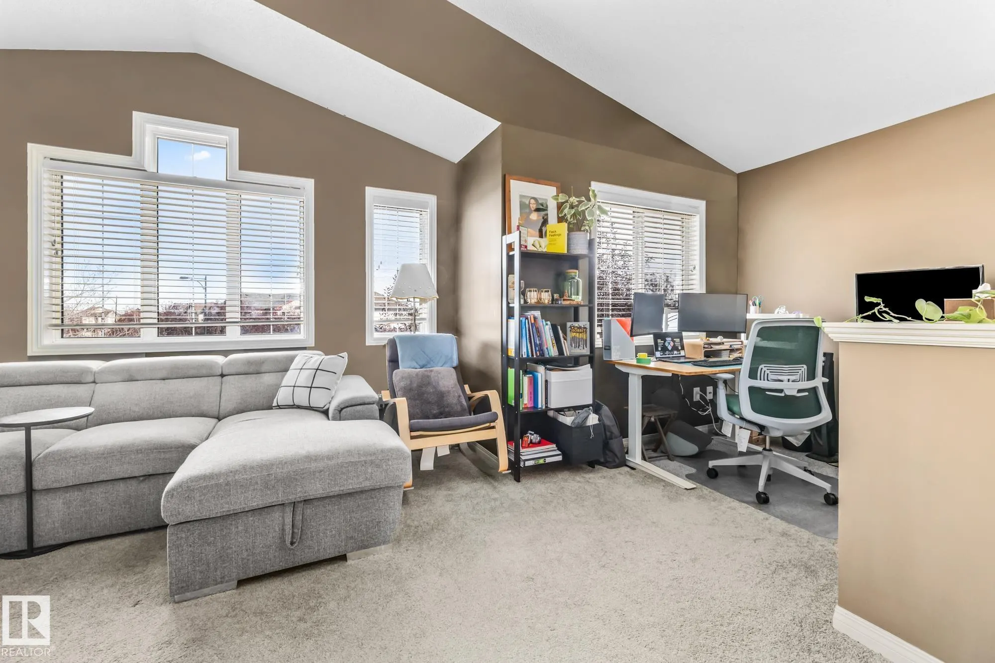 355 SUMMERTON Crescent