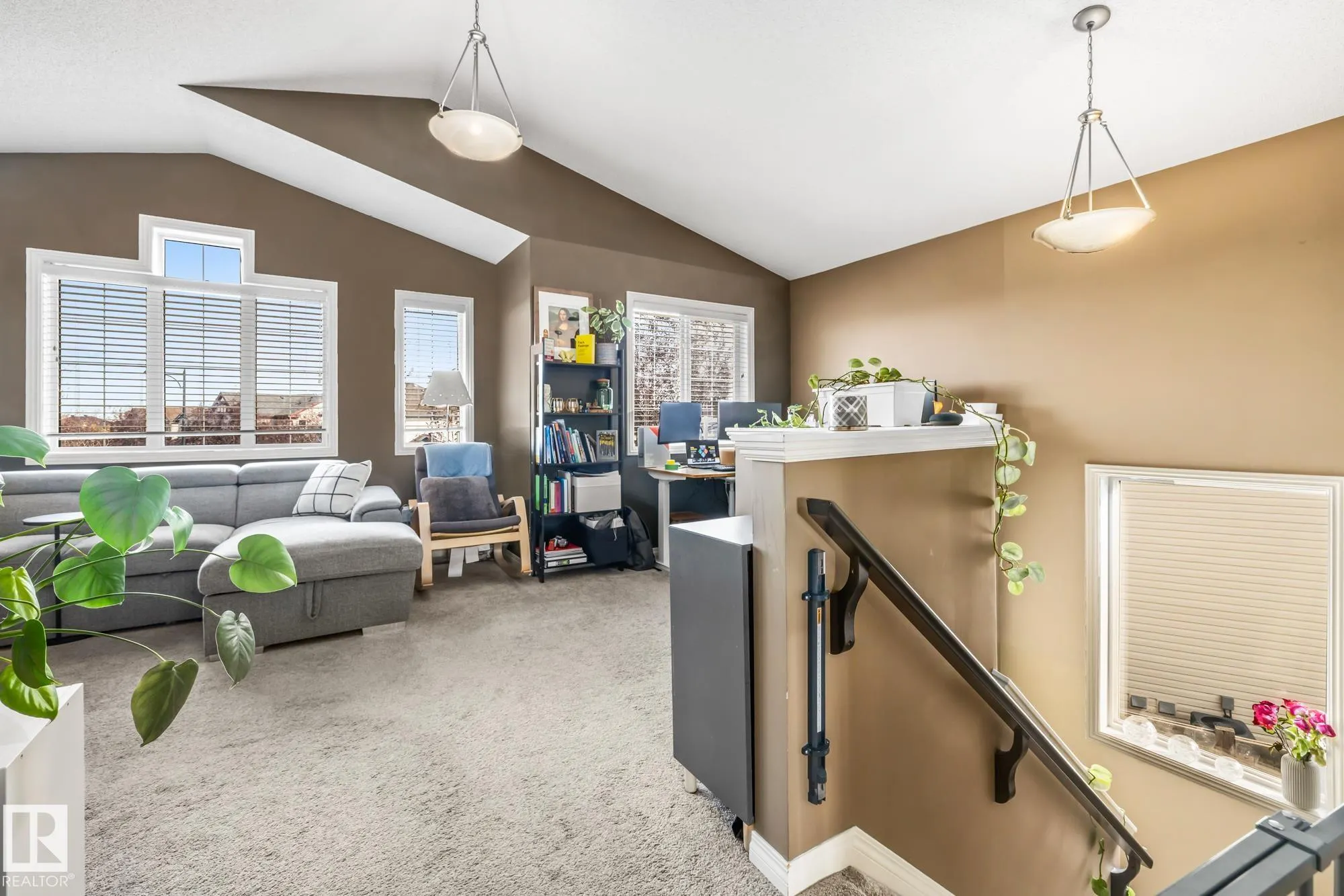 355 SUMMERTON Crescent