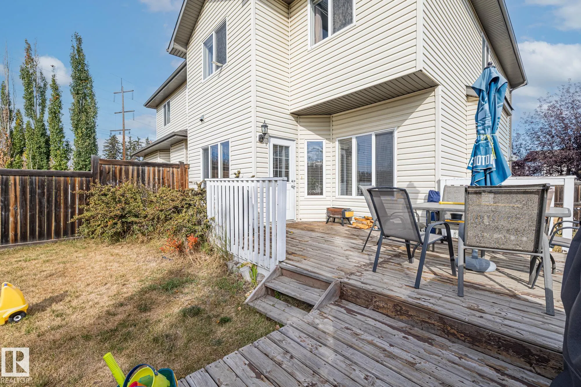 355 SUMMERTON Crescent