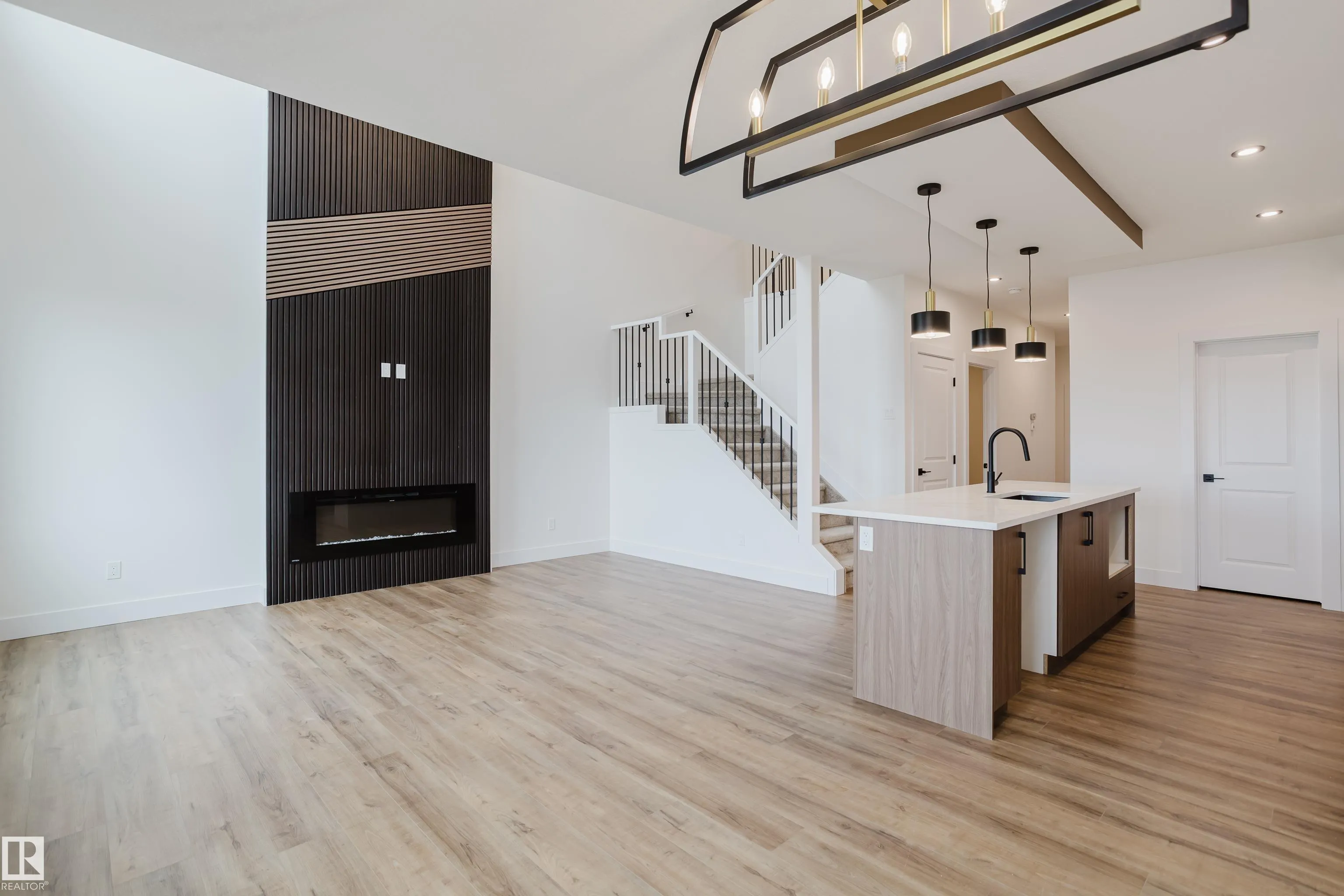 341 Munn Way