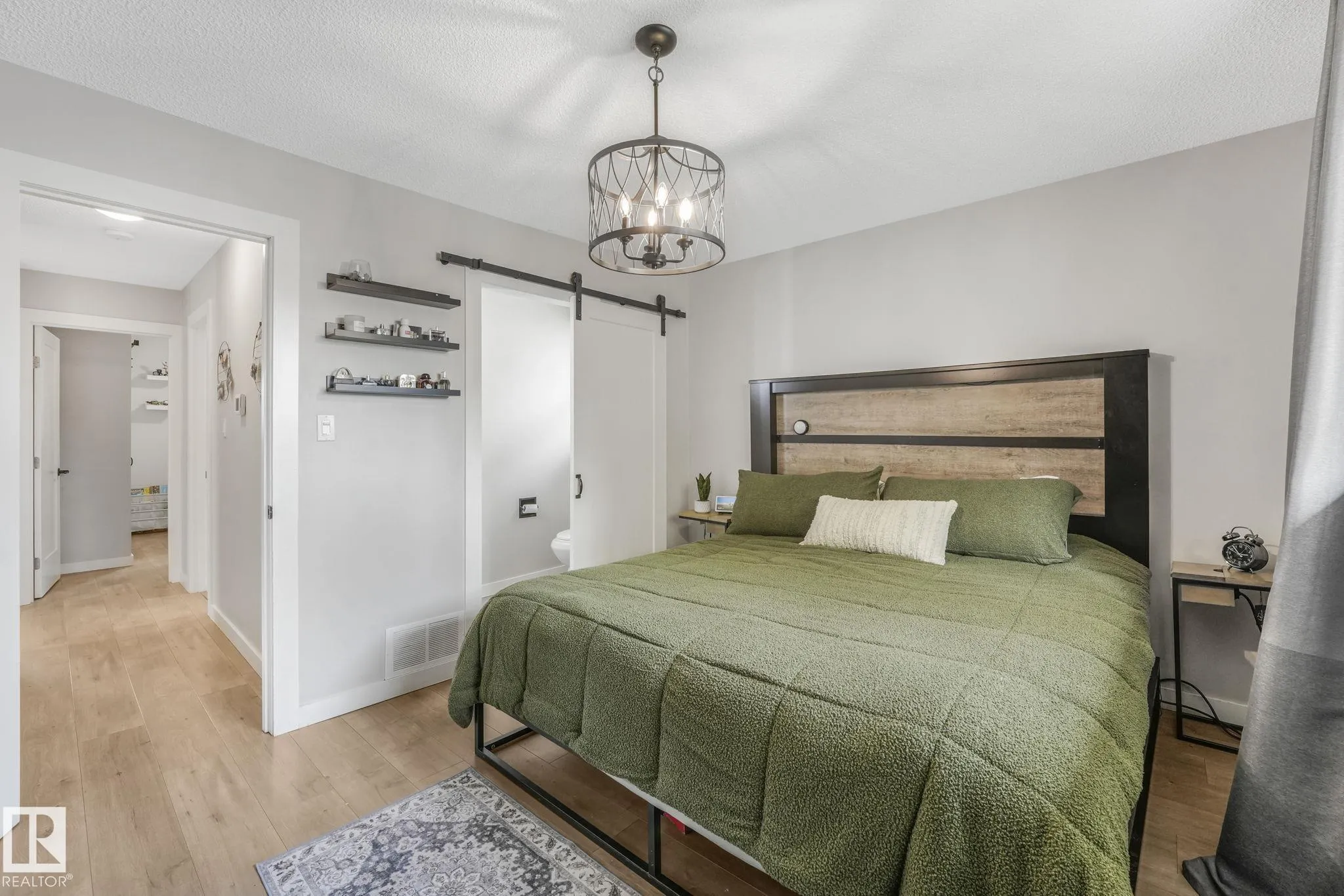 1020 MONY PENNY Crescent