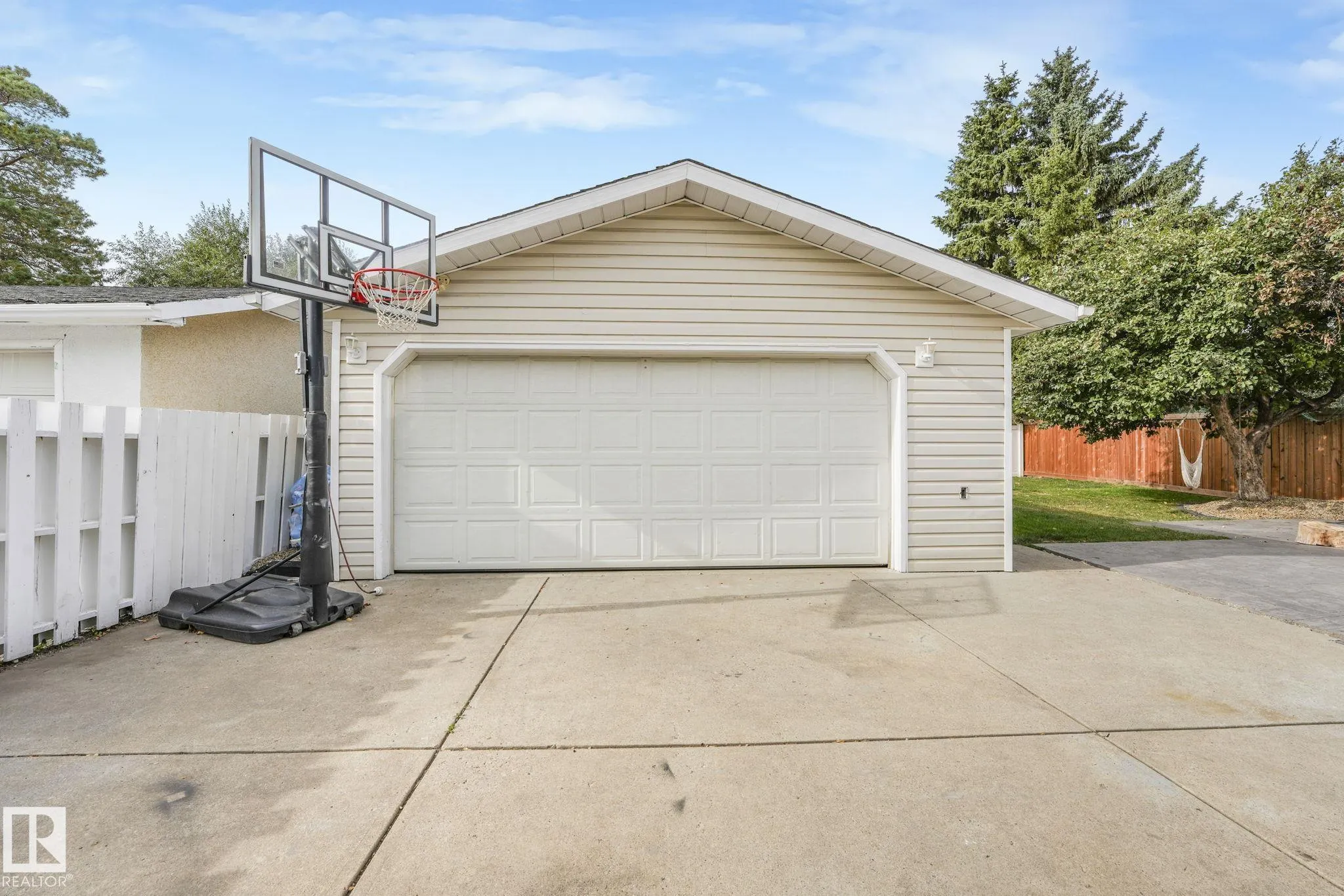1020 MONY PENNY Crescent