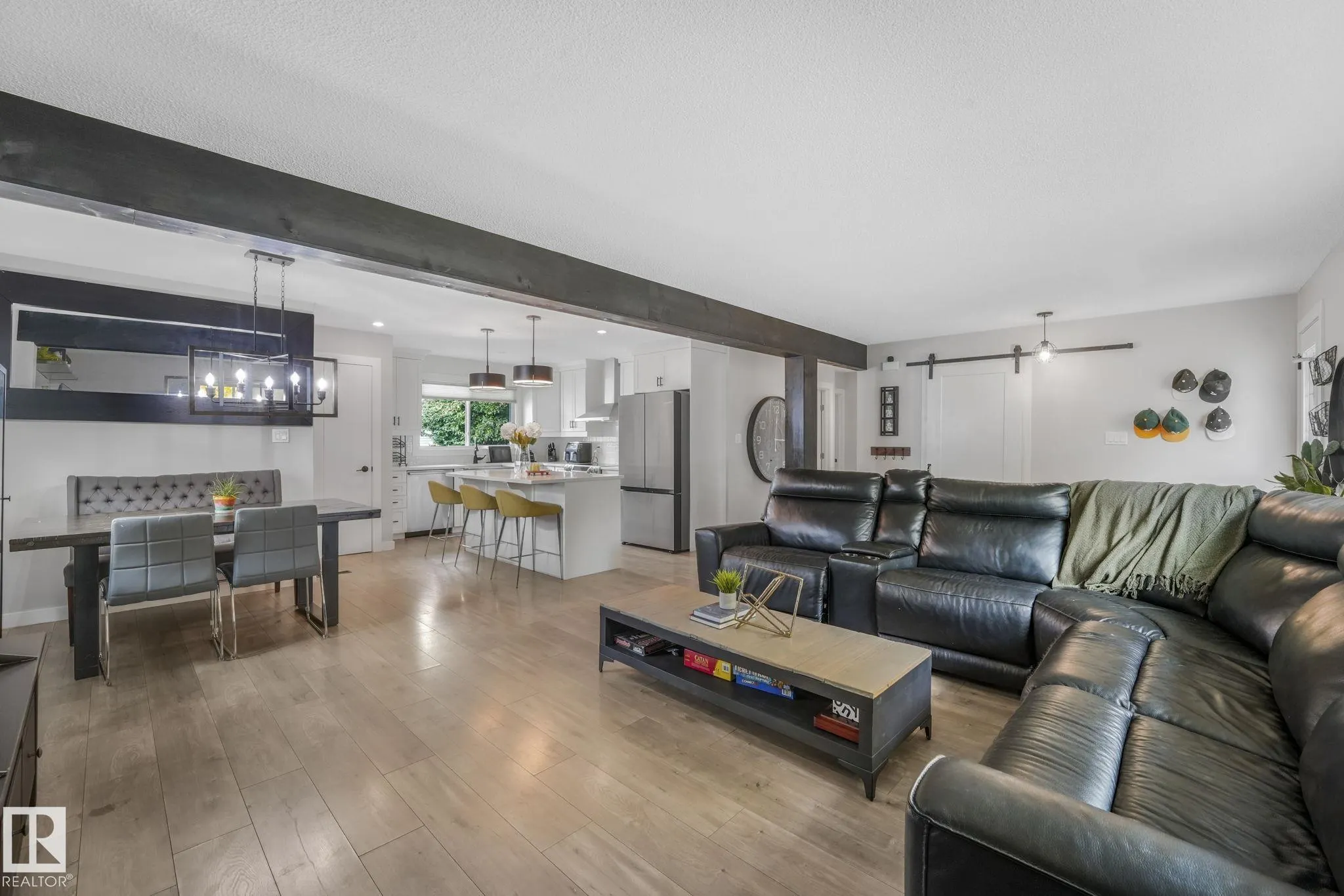 1020 MONY PENNY Crescent
