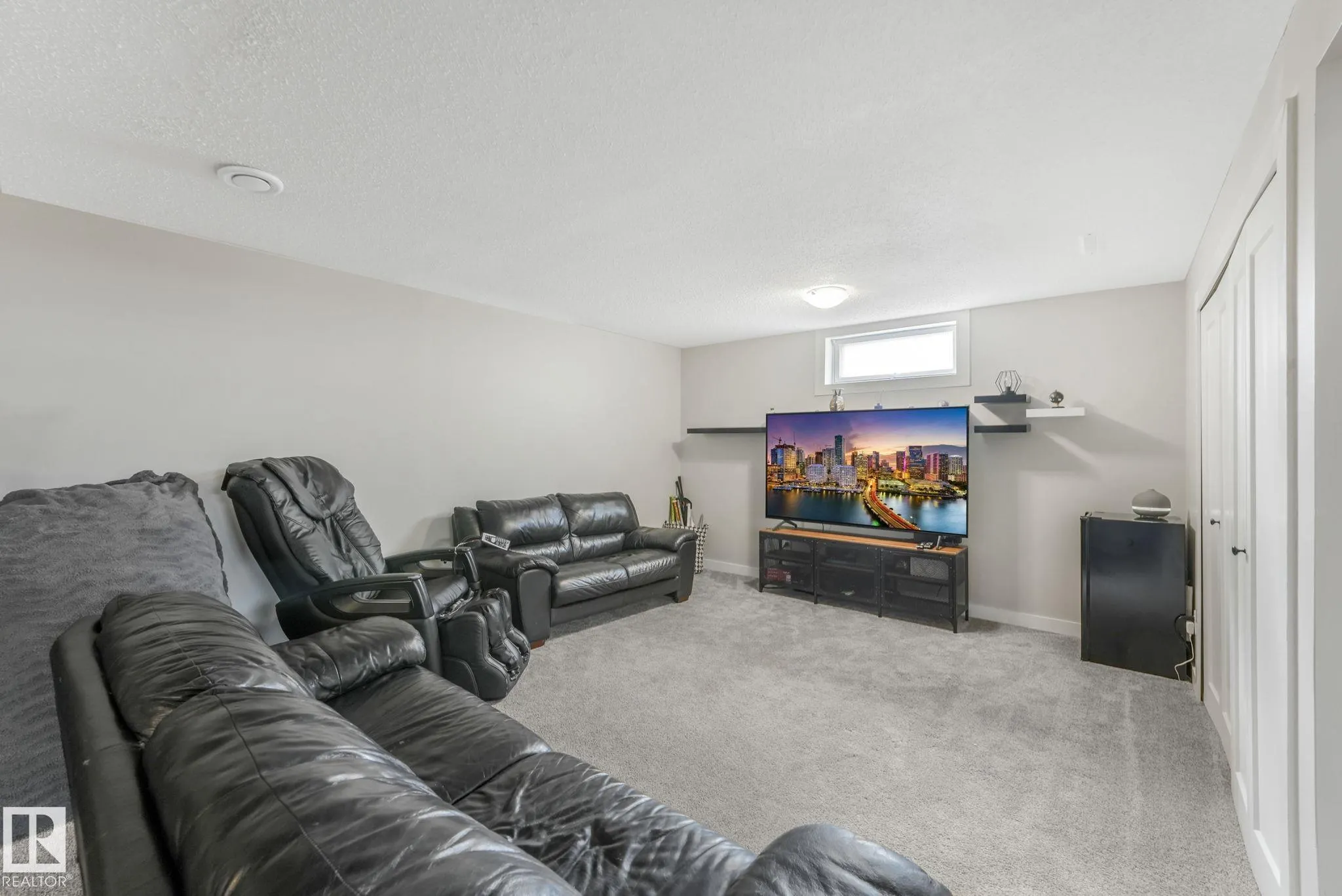 1020 MONY PENNY Crescent