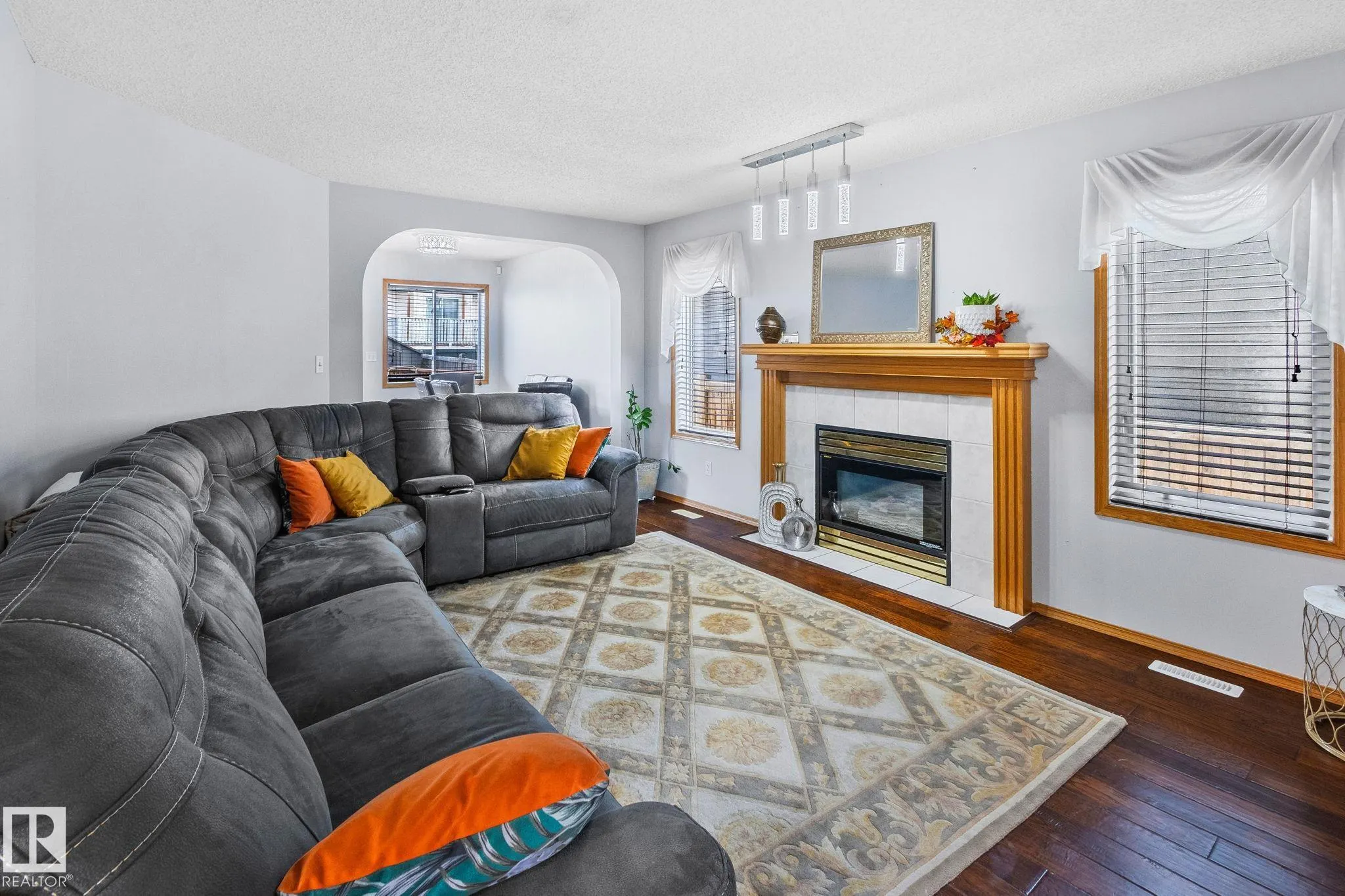 1238 Joyce Crescent
