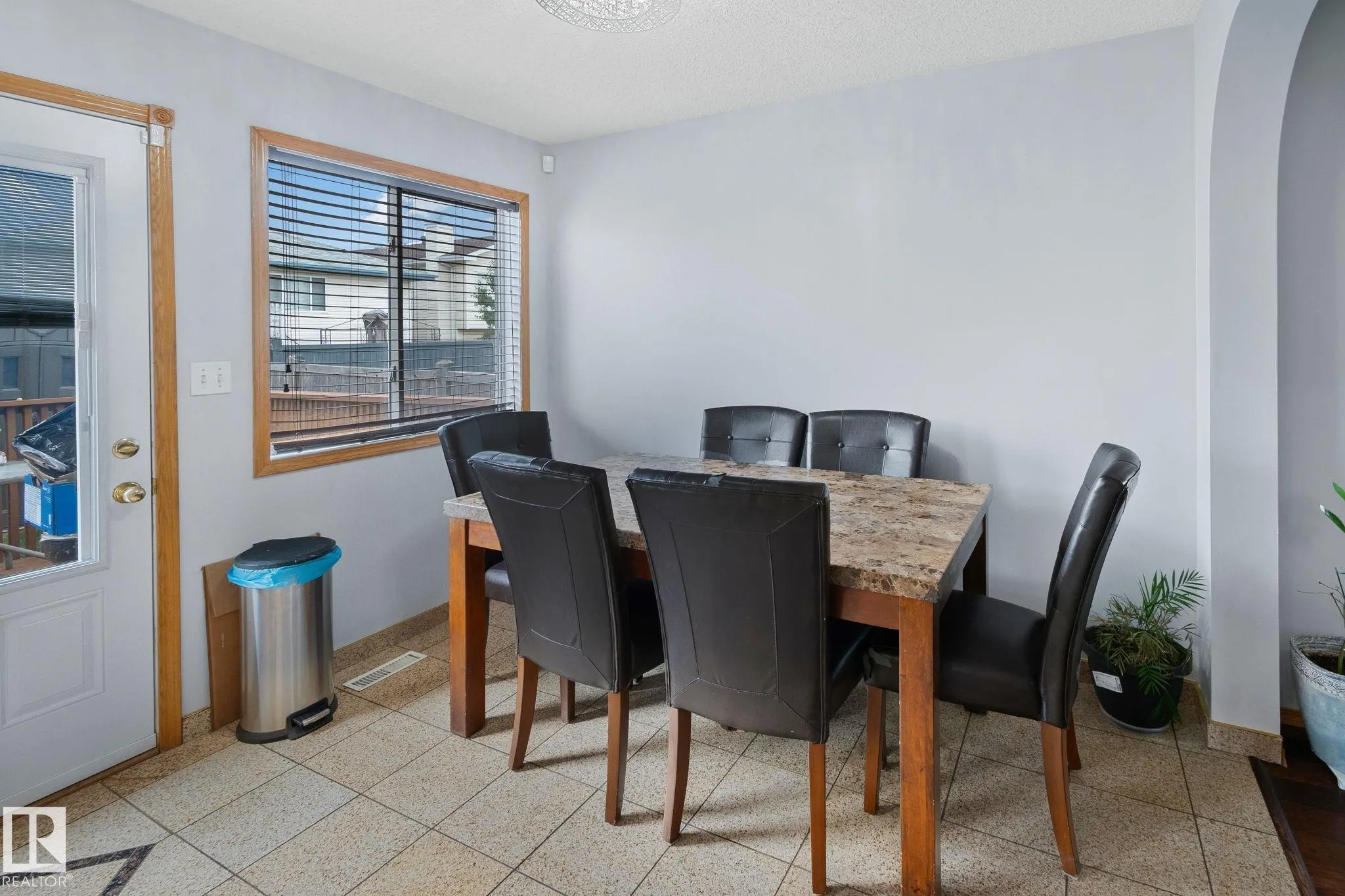 1238 Joyce Crescent