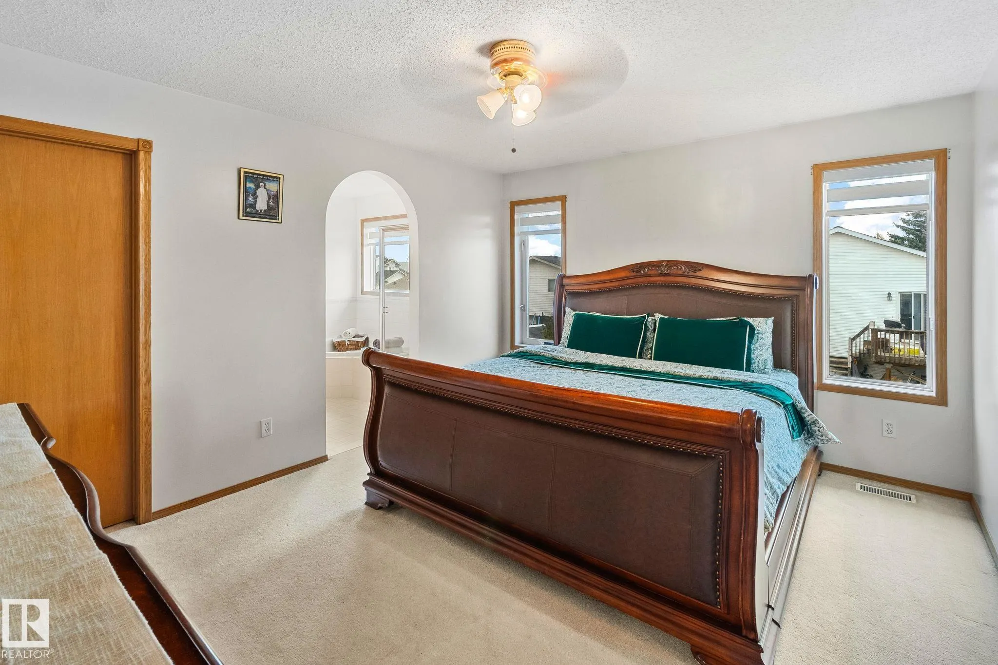 1238 Joyce Crescent