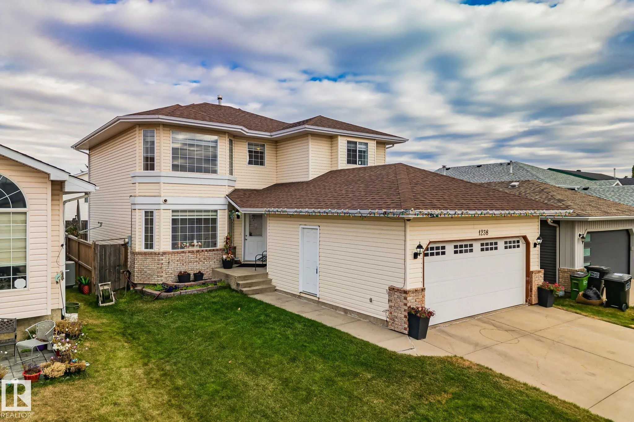 1238 Joyce Crescent