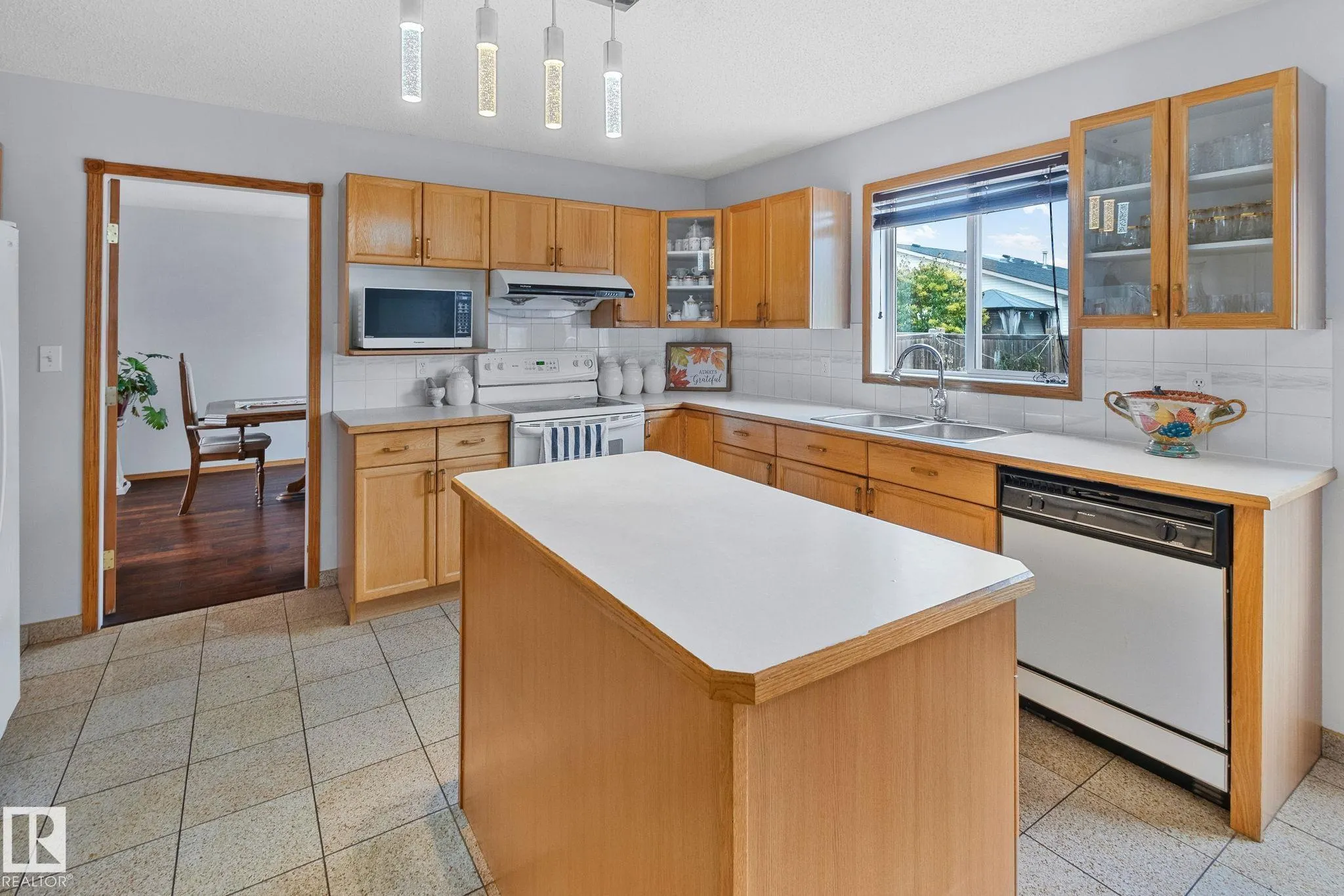 1238 Joyce Crescent