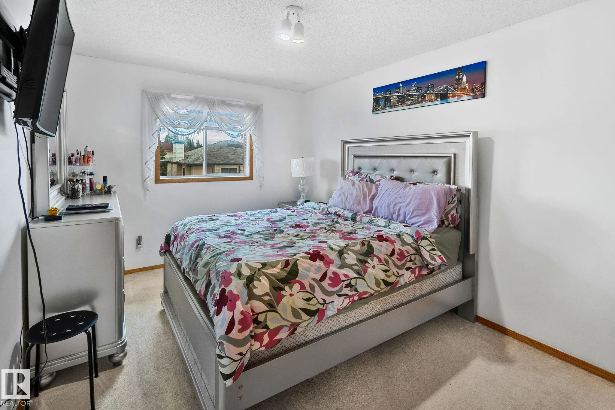 1238 Joyce Crescent