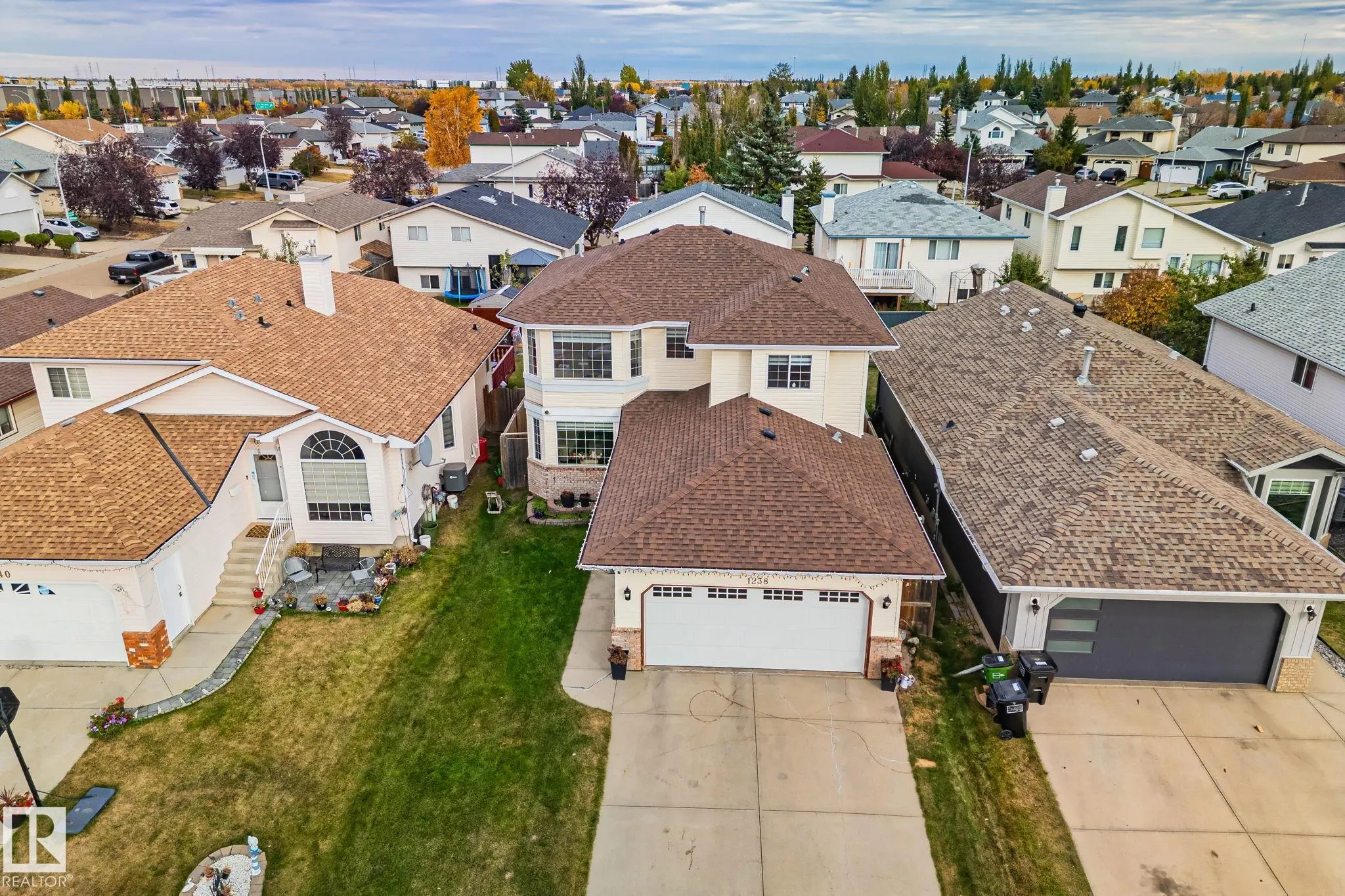 1238 Joyce Crescent
