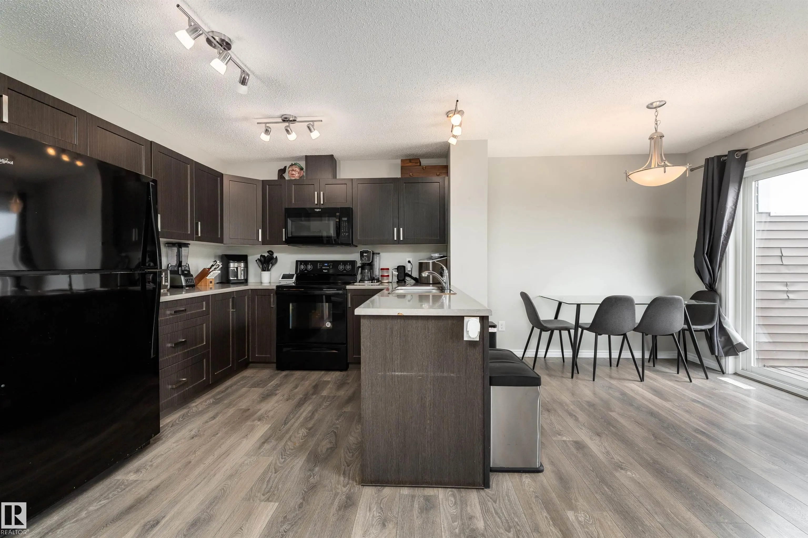 521 EBBERS Way
