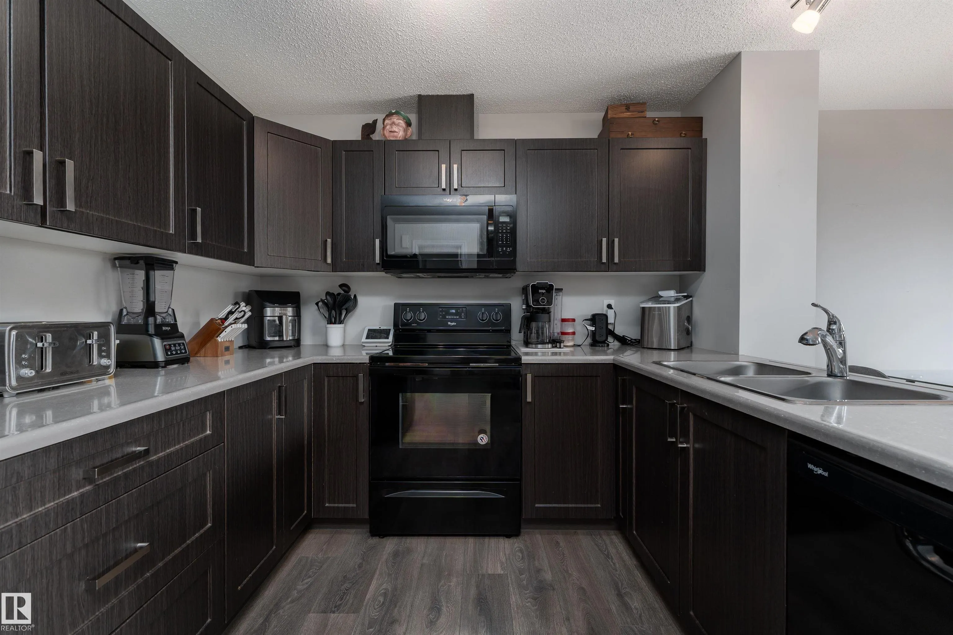 521 EBBERS Way