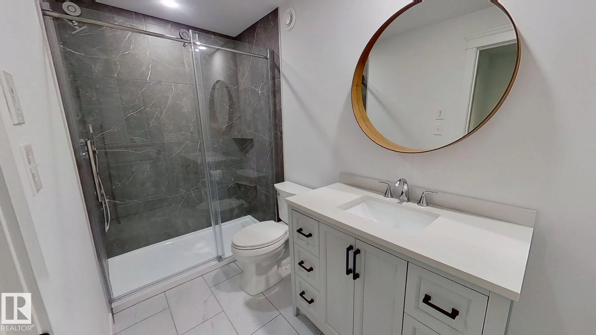 122 SUNTERRA Way