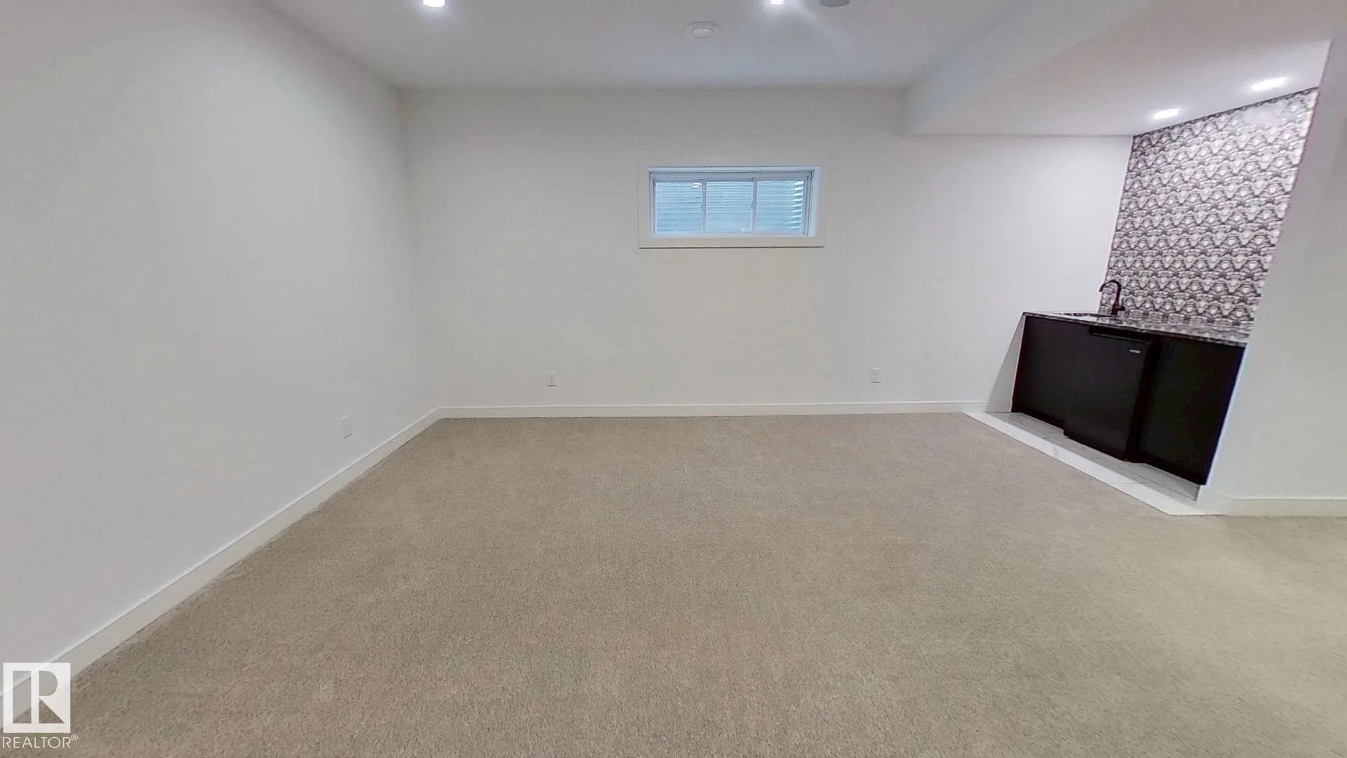 122 SUNTERRA Way