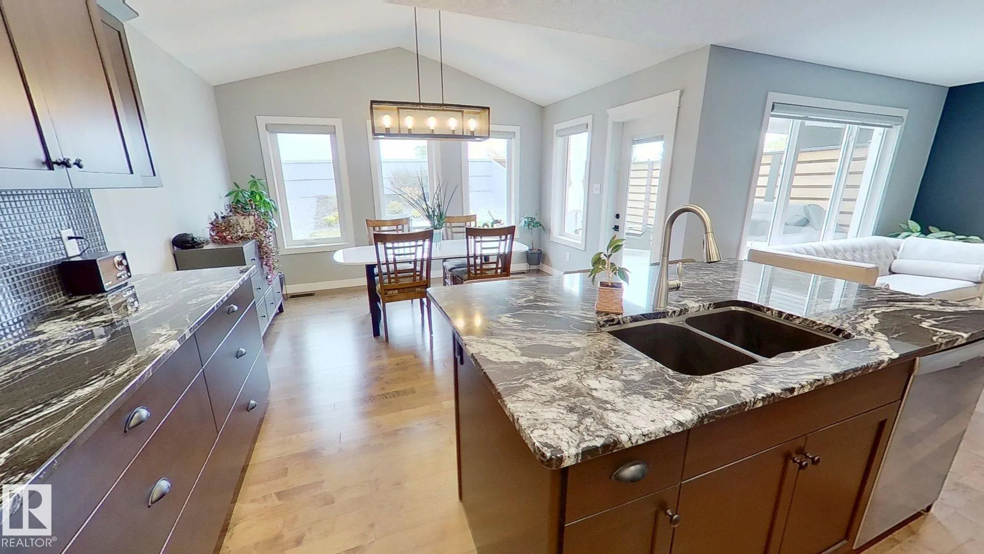122 SUNTERRA Way